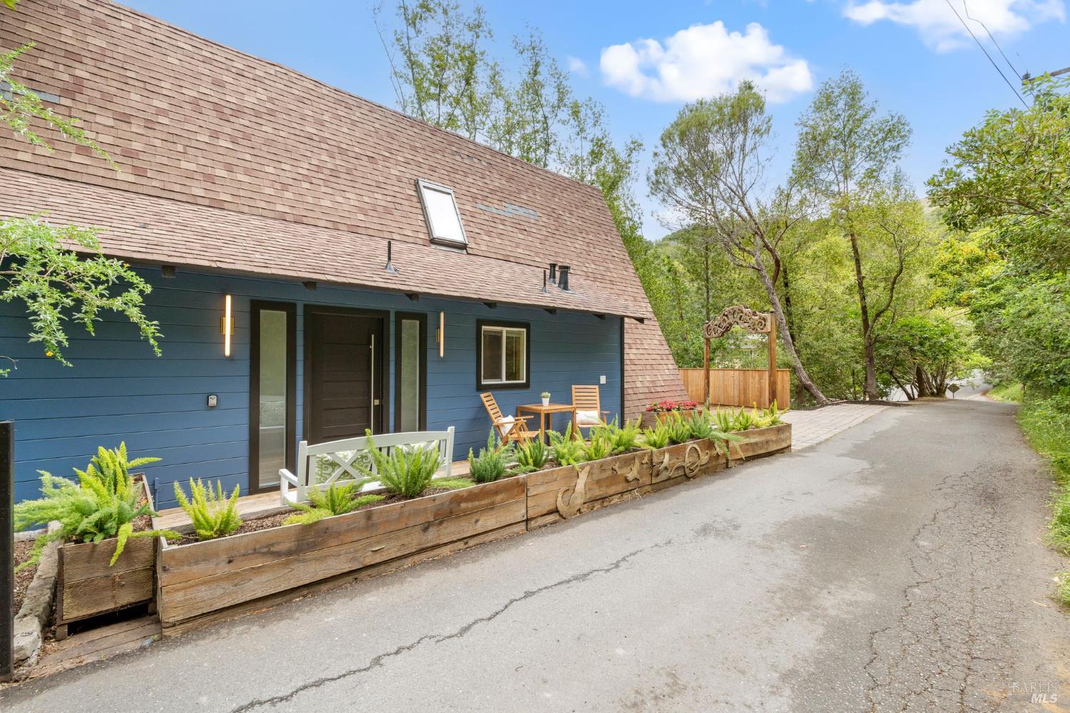 60 Piper Lane