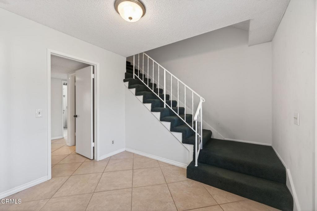 1594 Hobart Drive