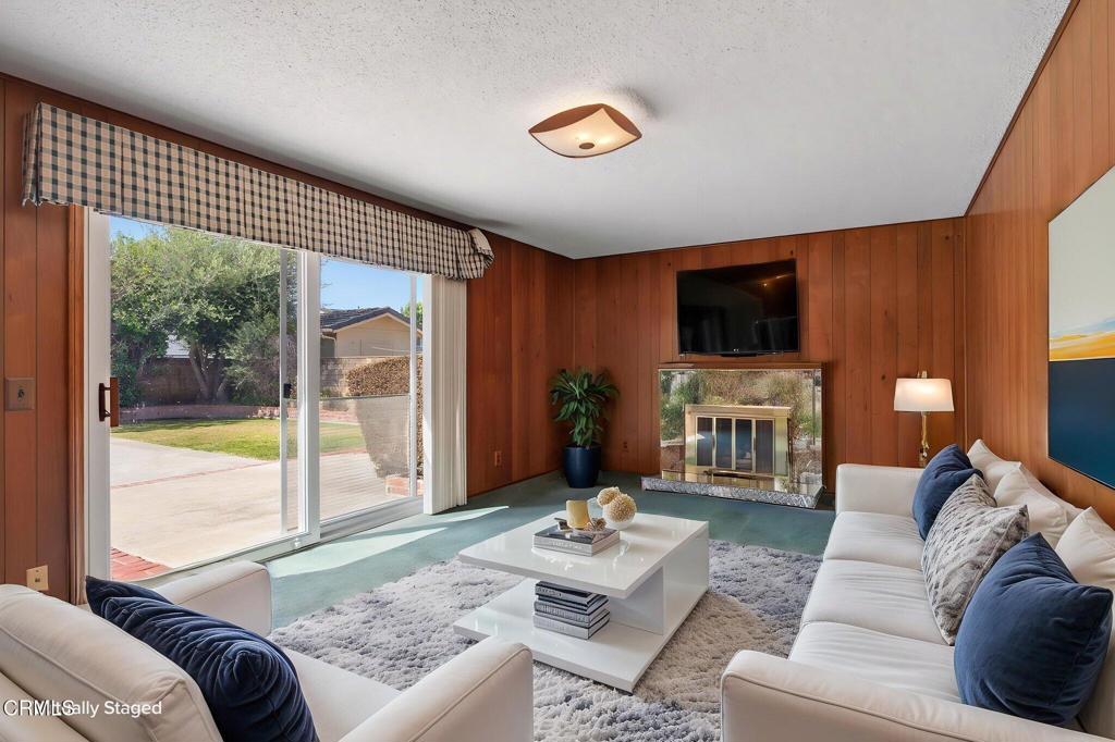 1594 Hobart Drive