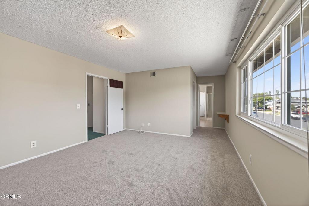 1594 Hobart Drive
