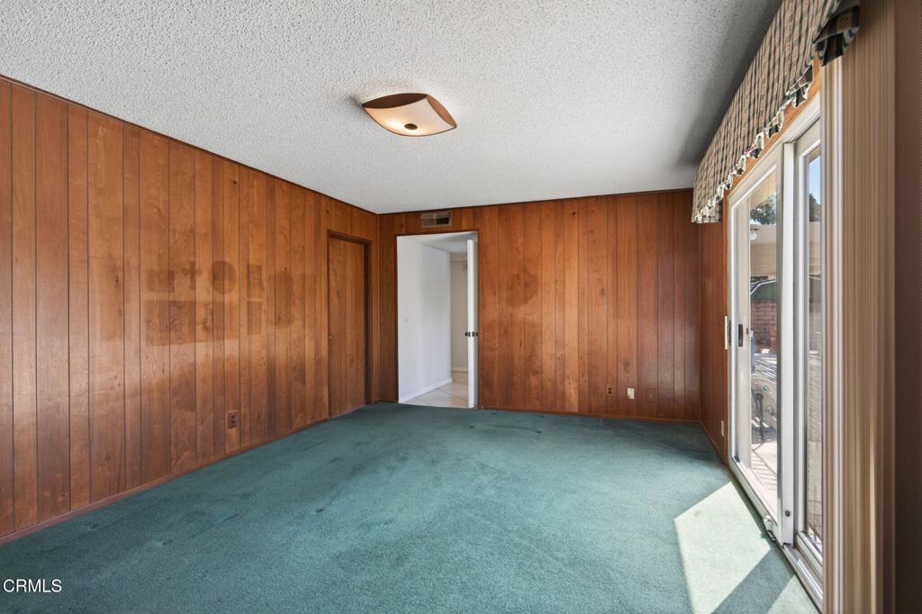 1594 Hobart Drive