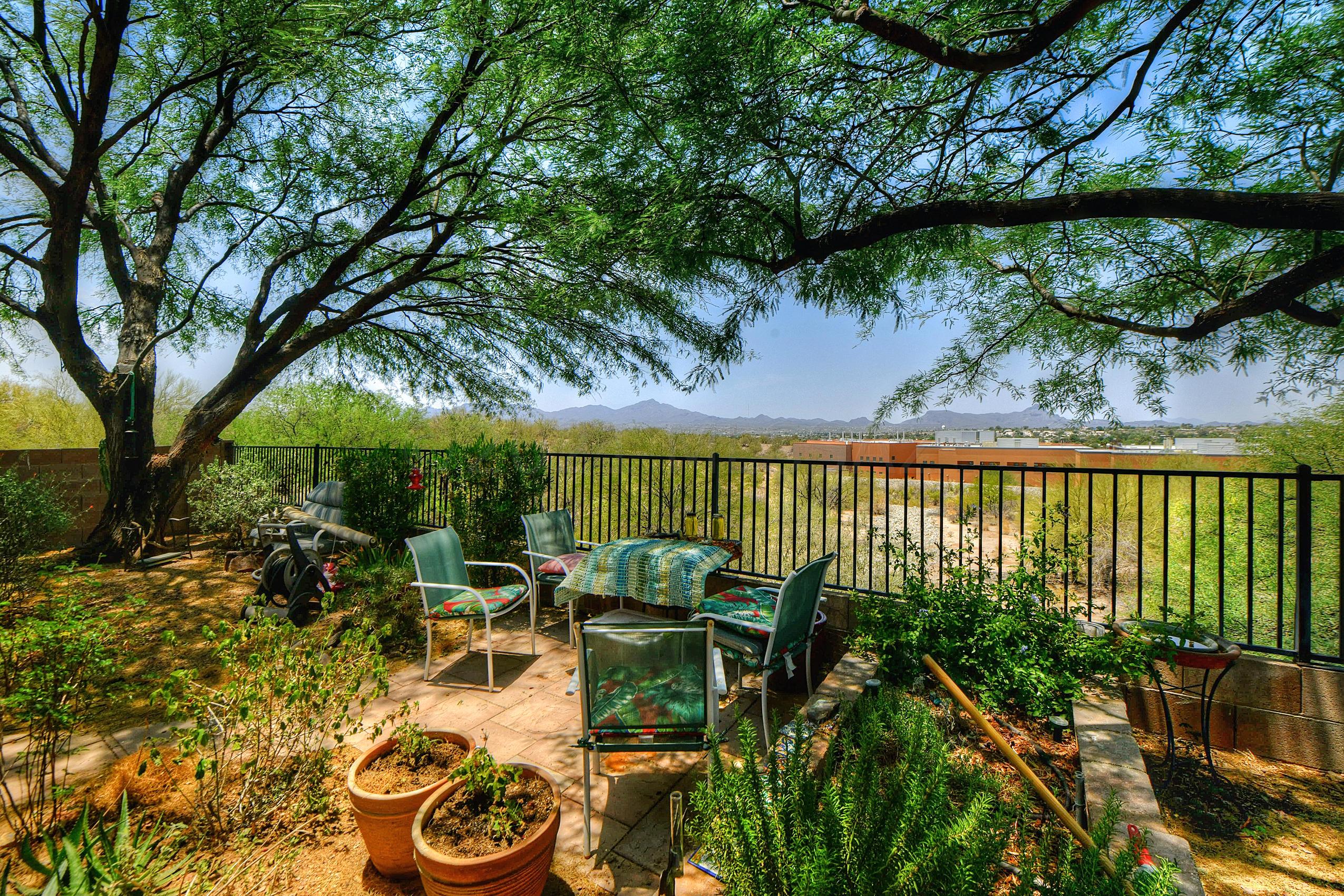 2576 W Cezanne Circle