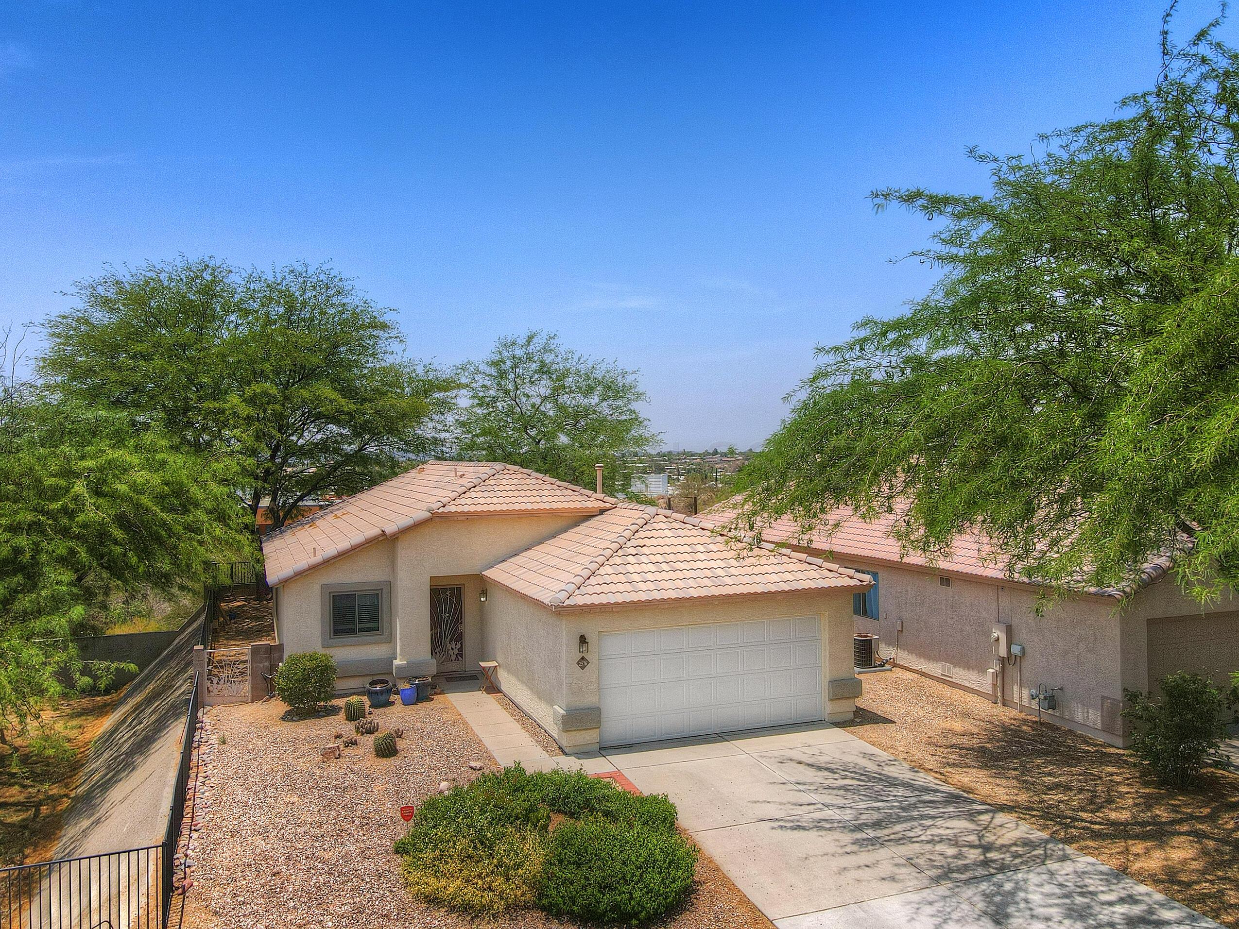 2576 W Cezanne Circle