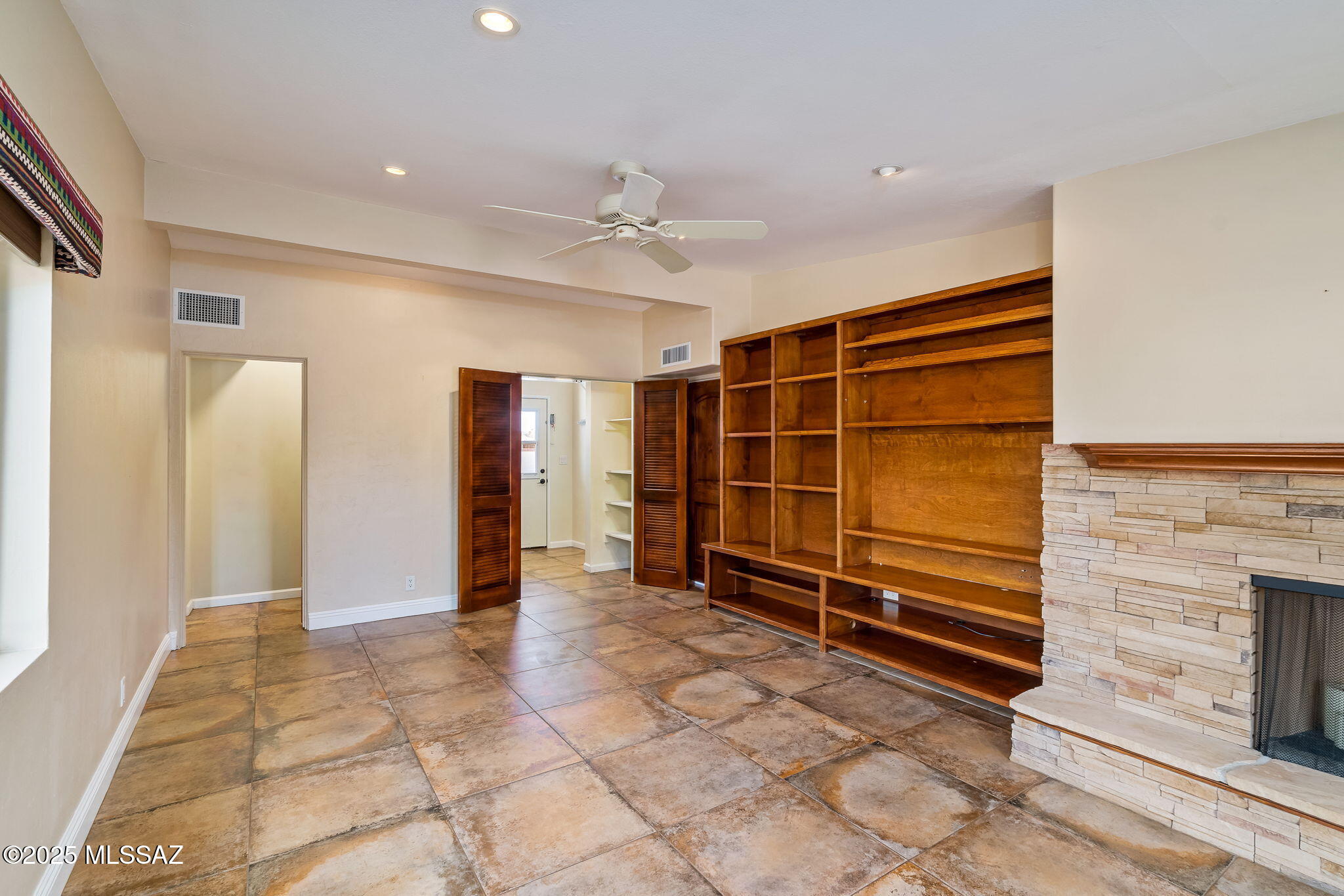 6052 E West Miramar Drive