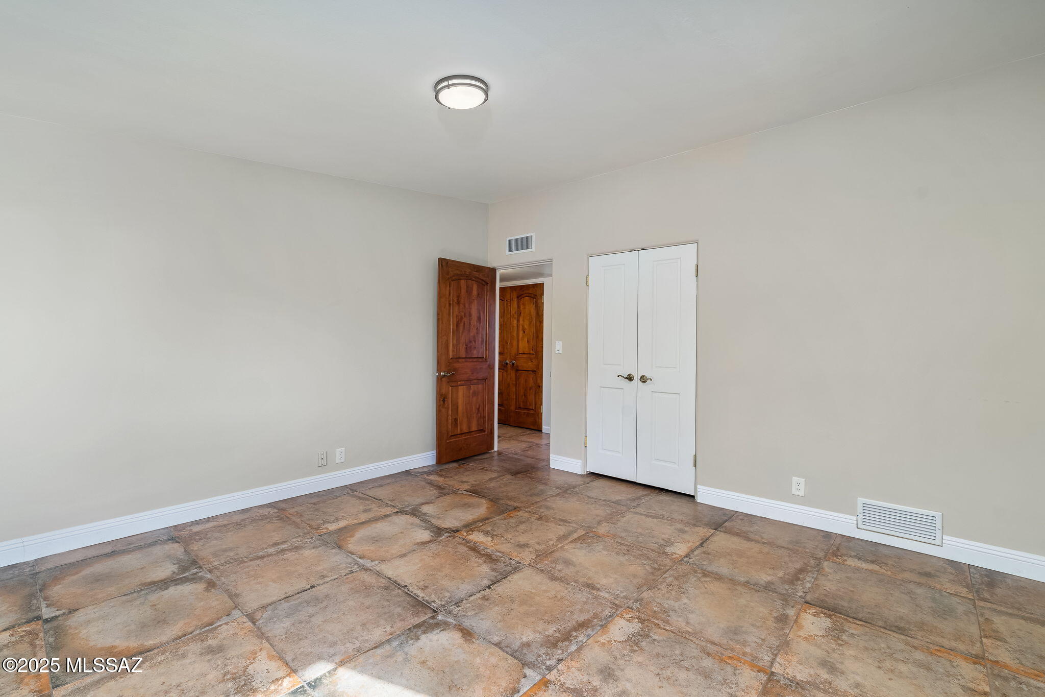 6052 E West Miramar Drive