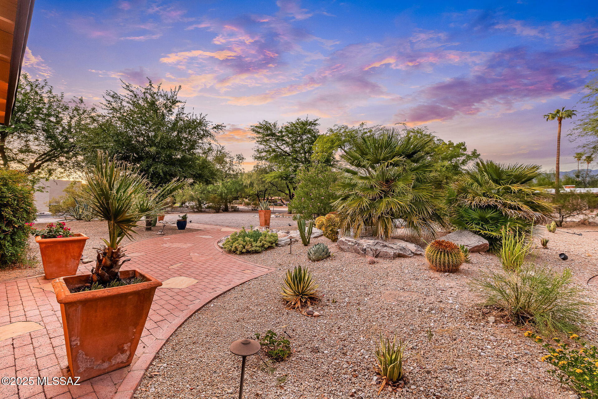 6052 E West Miramar Drive