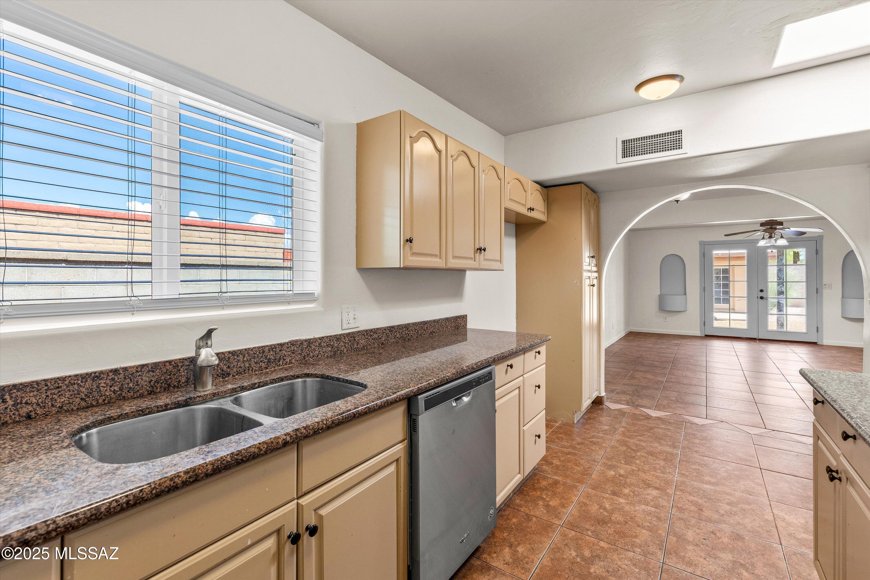 3063 W Paseo De Las Aves