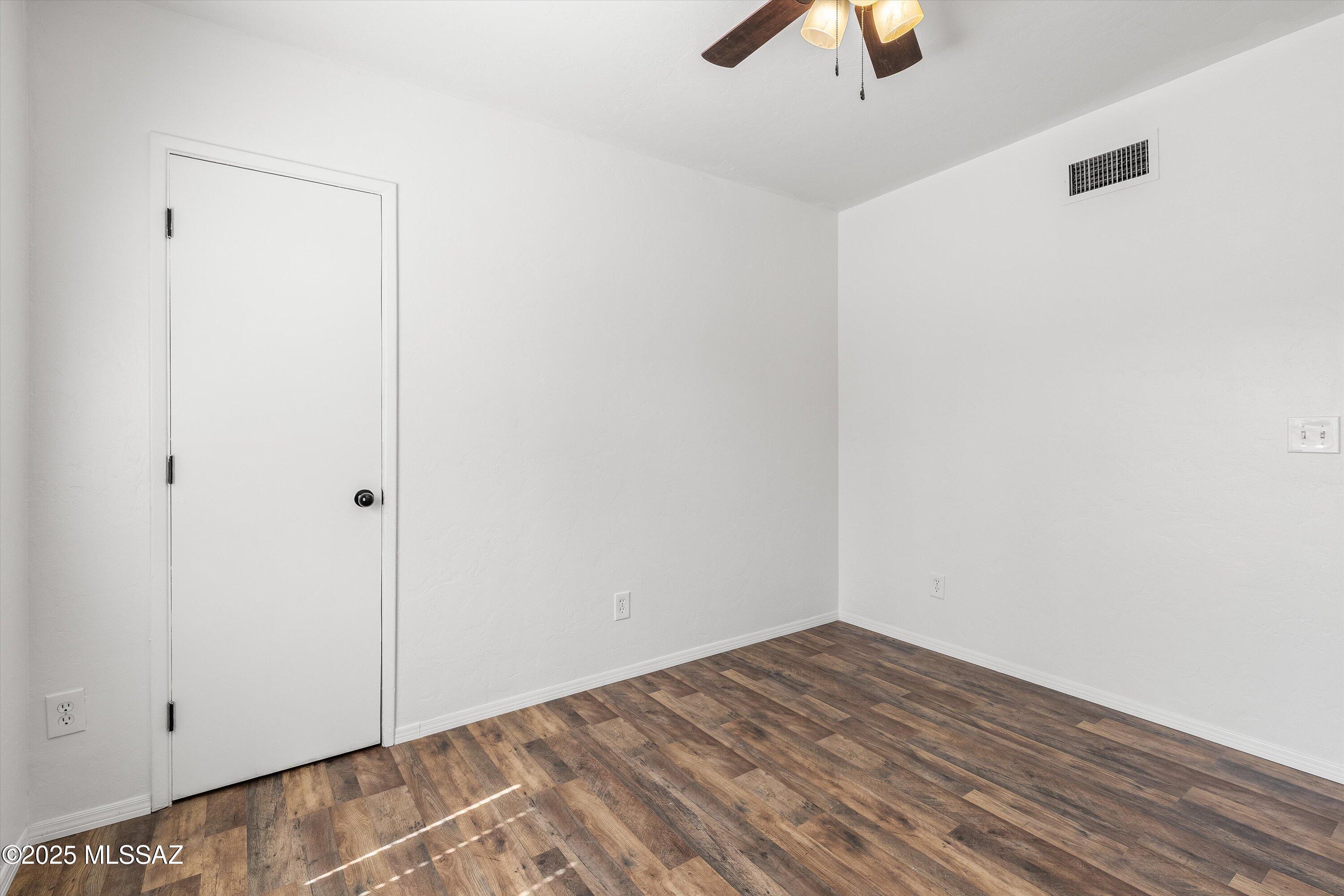 3063 W Paseo De Las Aves