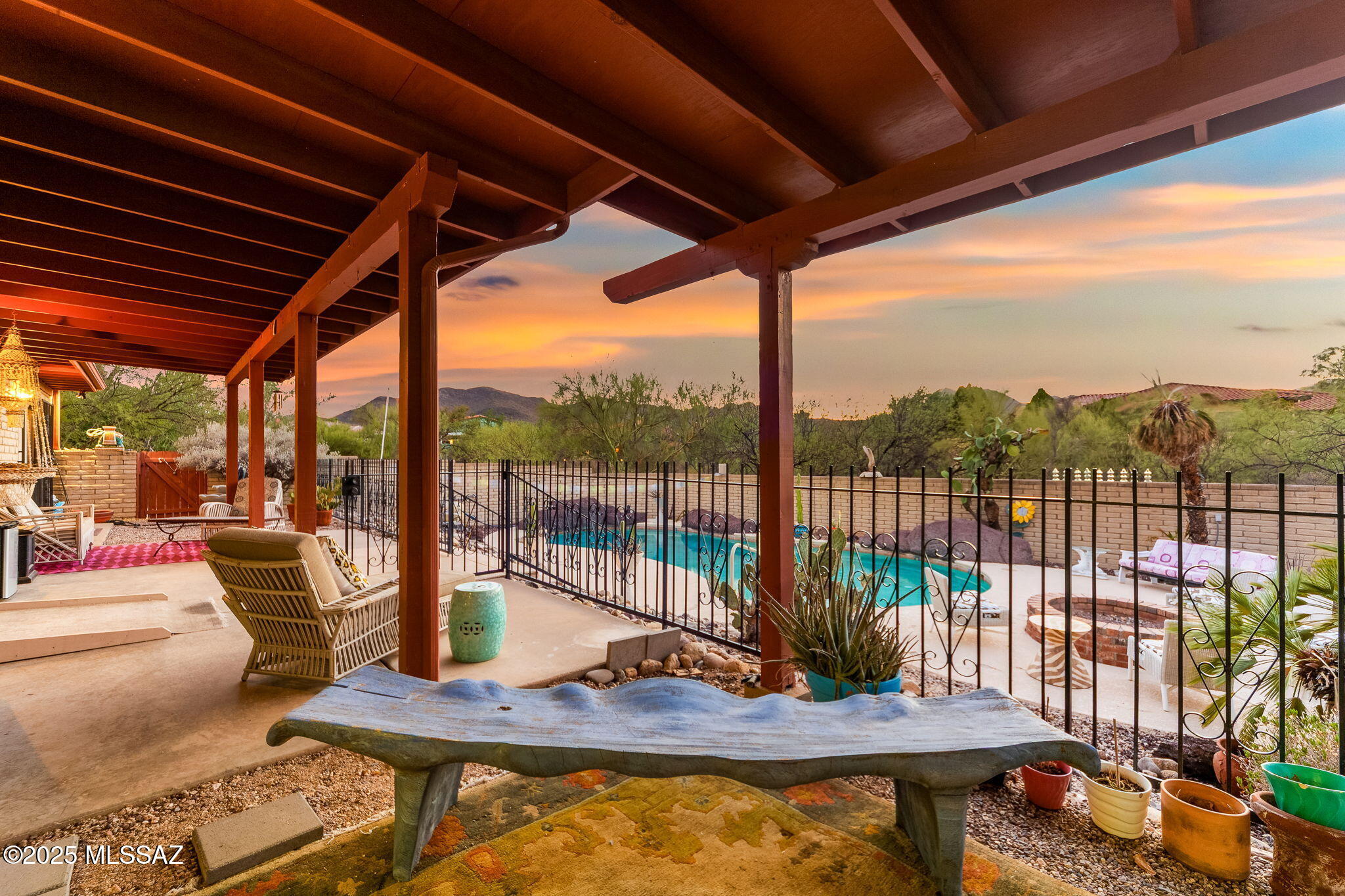 925 N Smoketree Circle