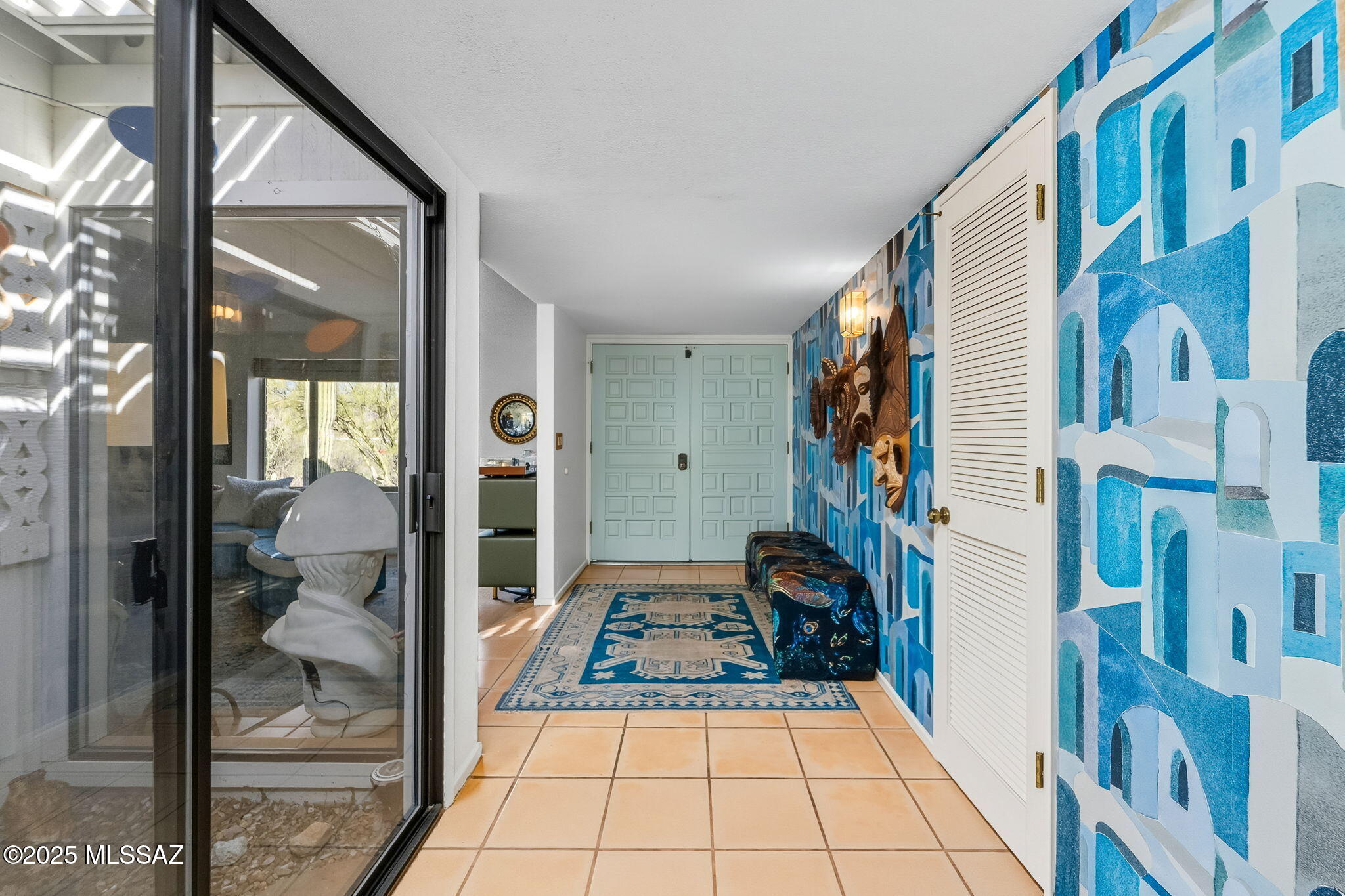 925 N Smoketree Circle