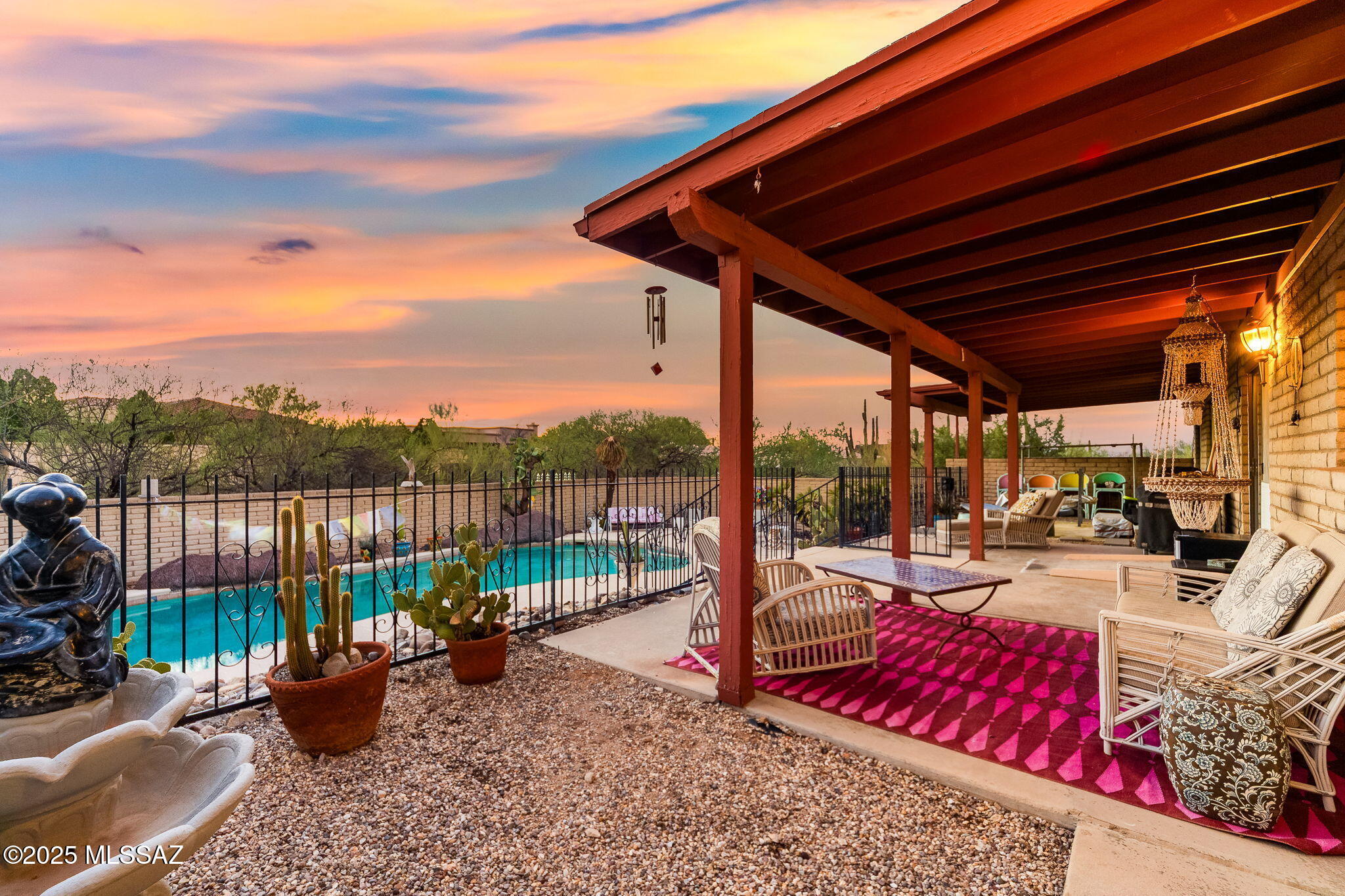 925 N Smoketree Circle