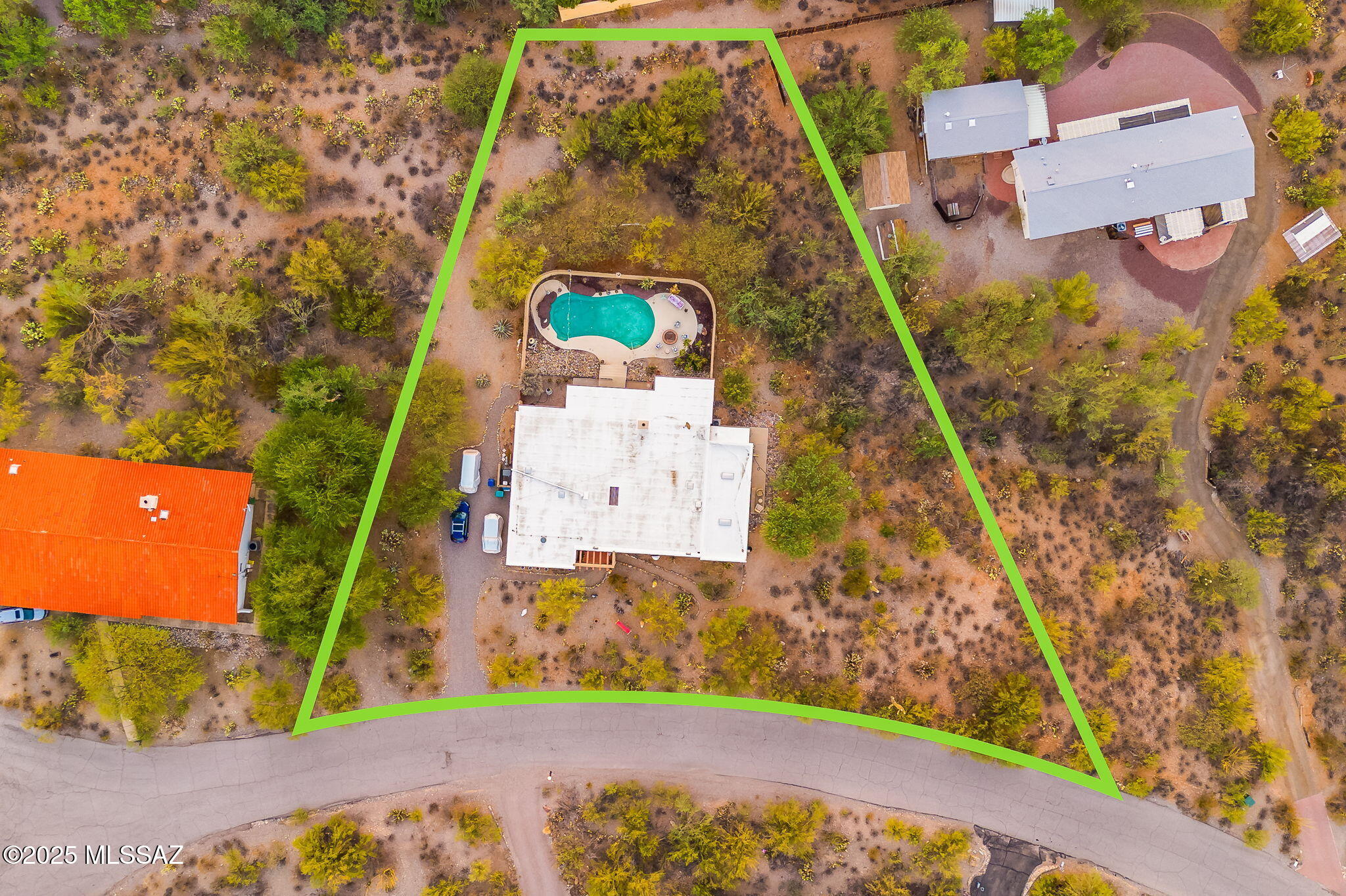 925 N Smoketree Circle