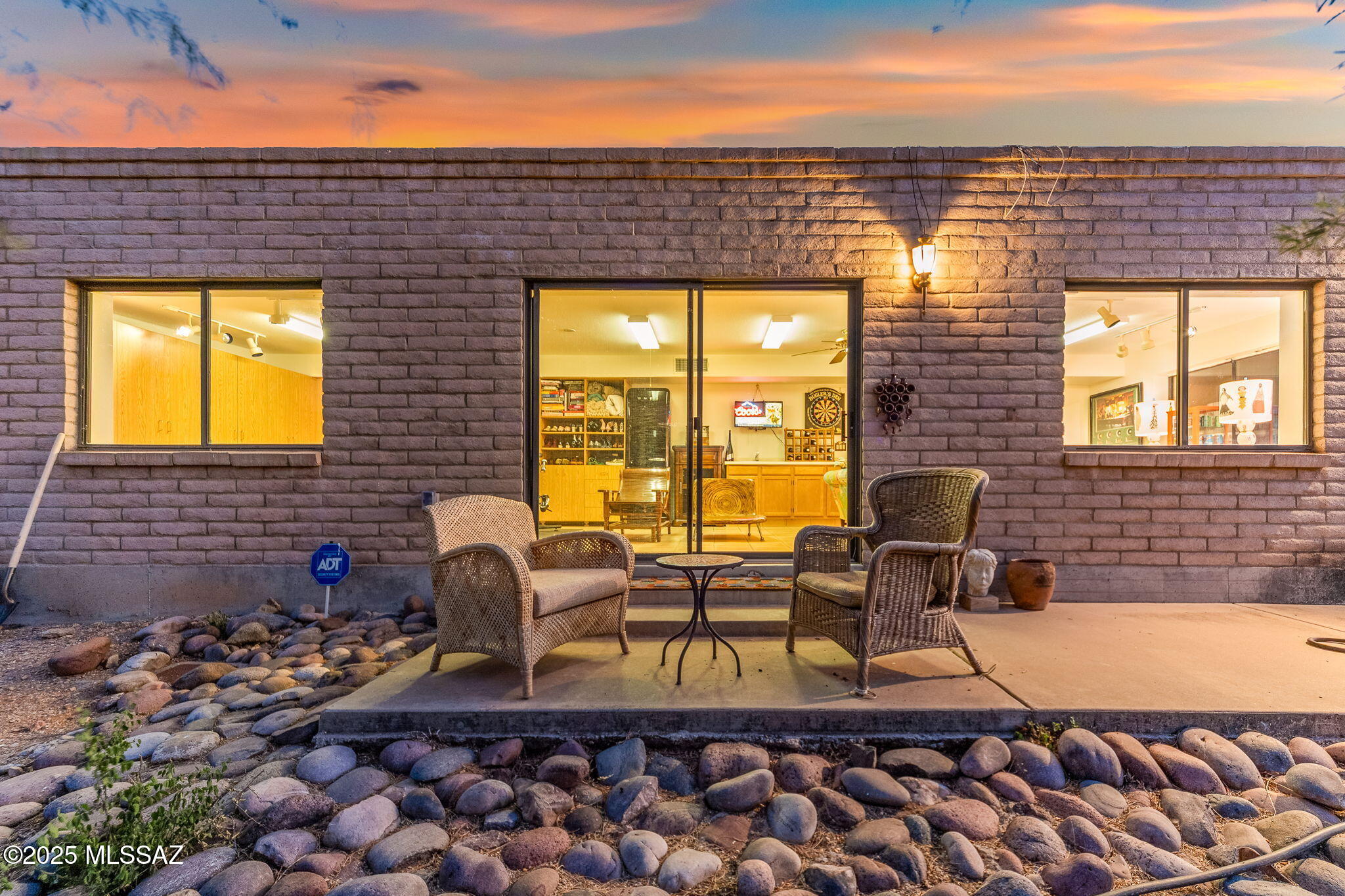 925 N Smoketree Circle