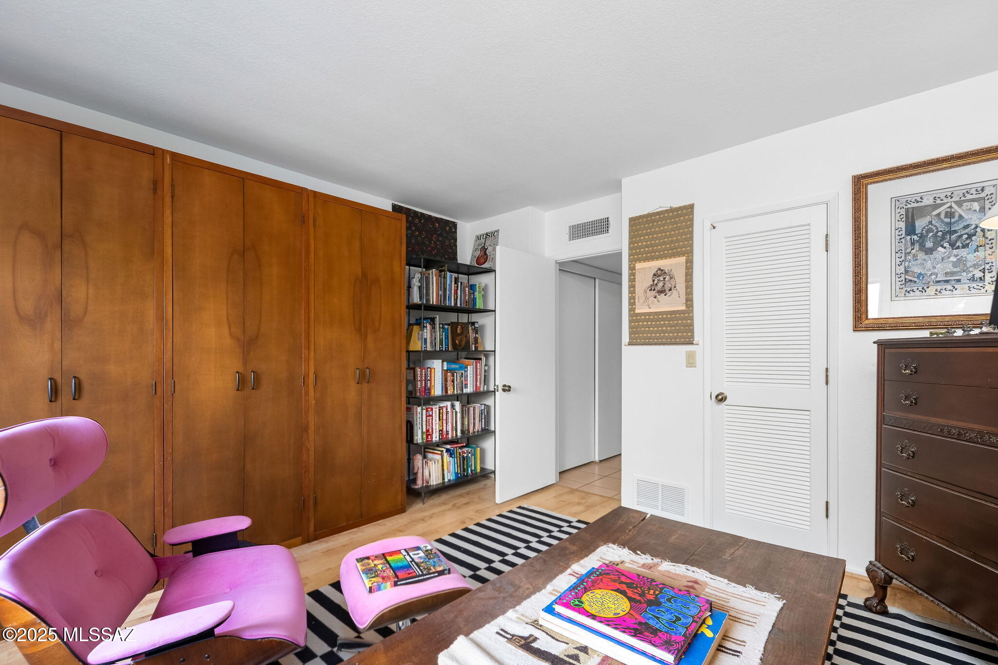 925 N Smoketree Circle