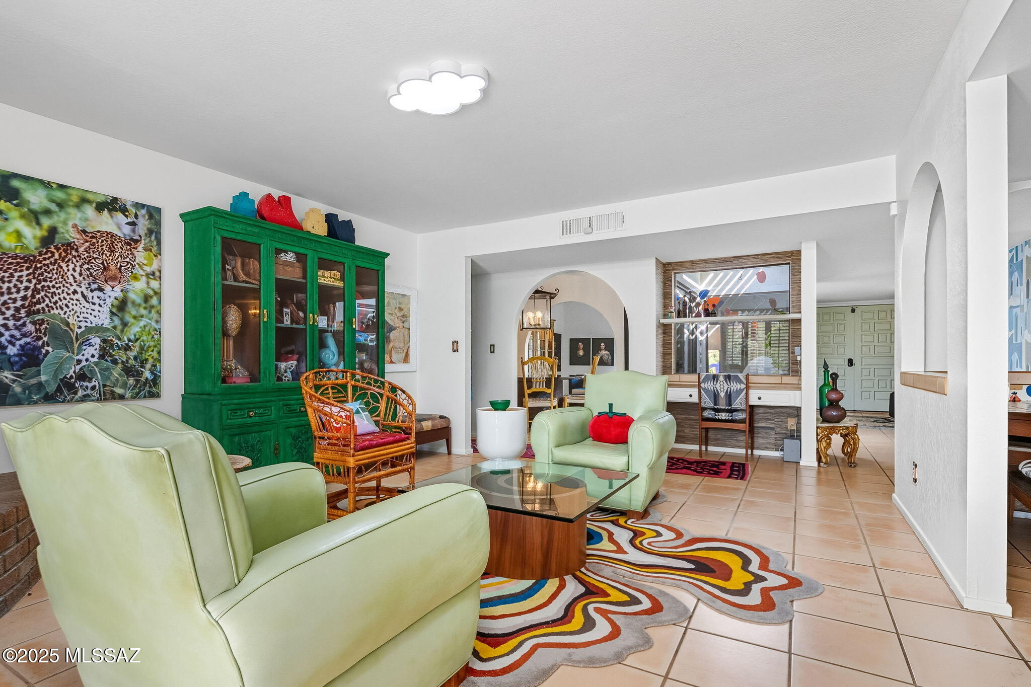 925 N Smoketree Circle