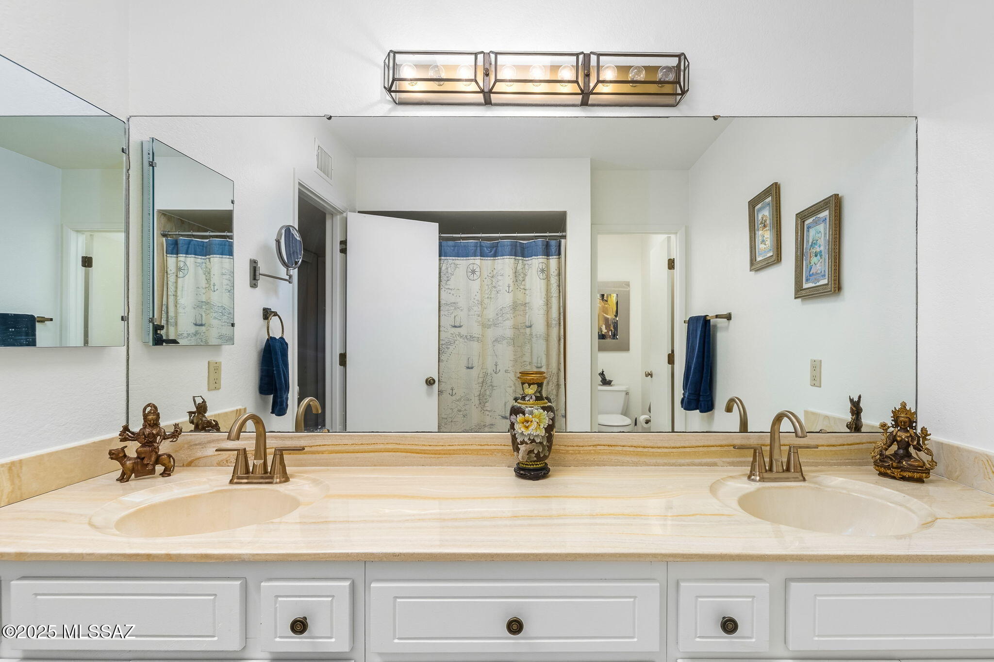 925 N Smoketree Circle