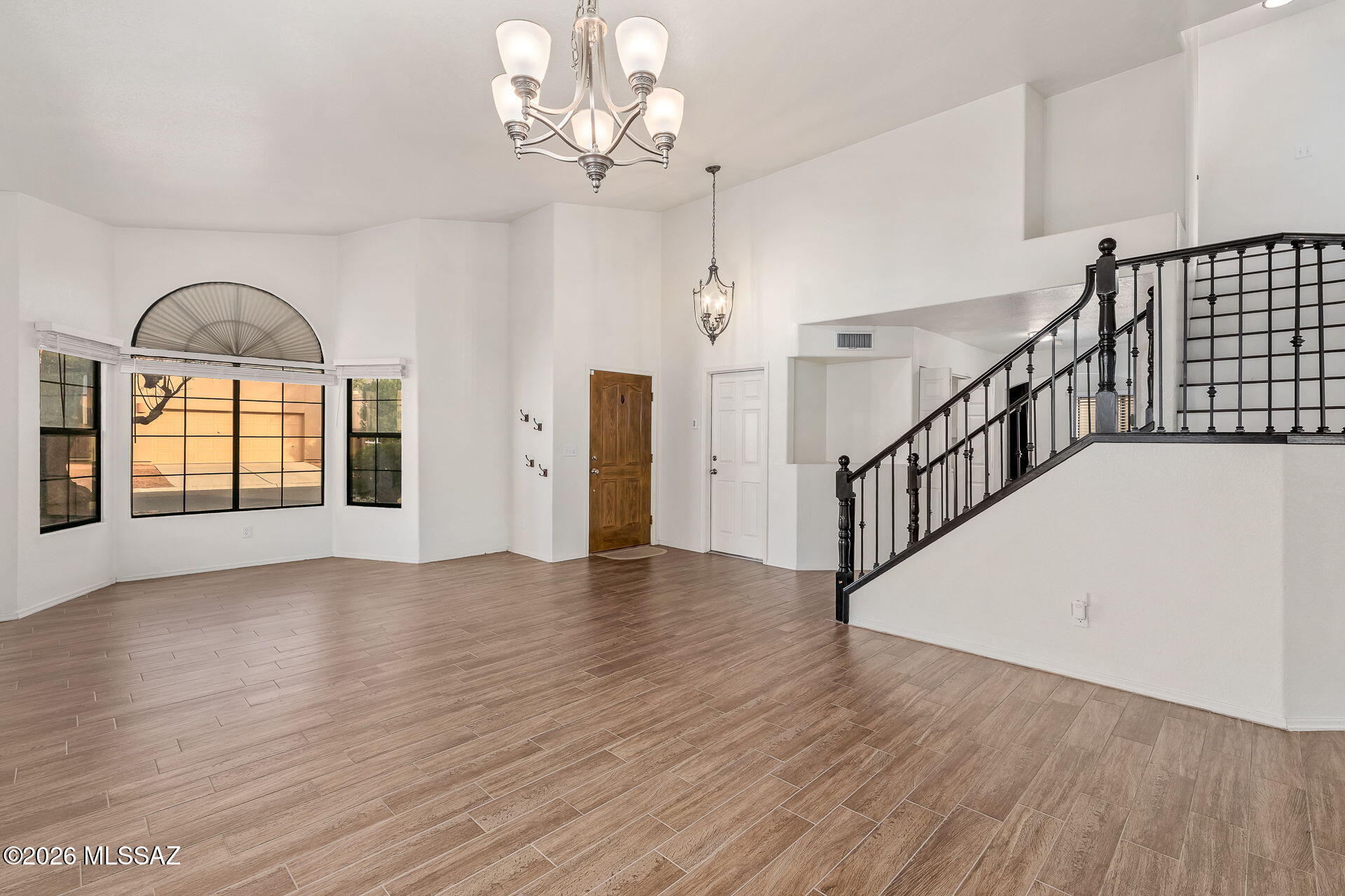 10317 N Mineral Spring Lane