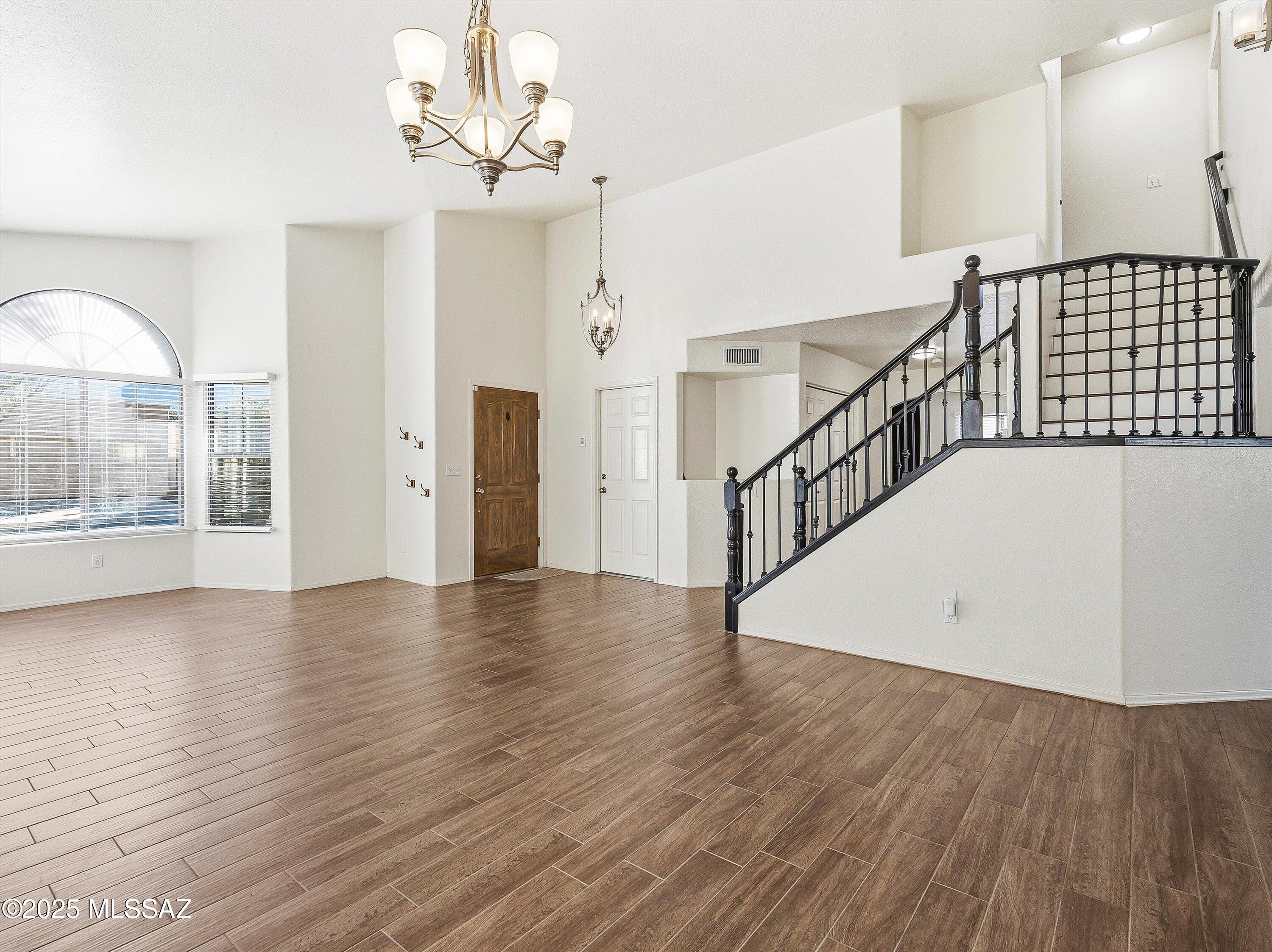 10317 N Mineral Spring Lane