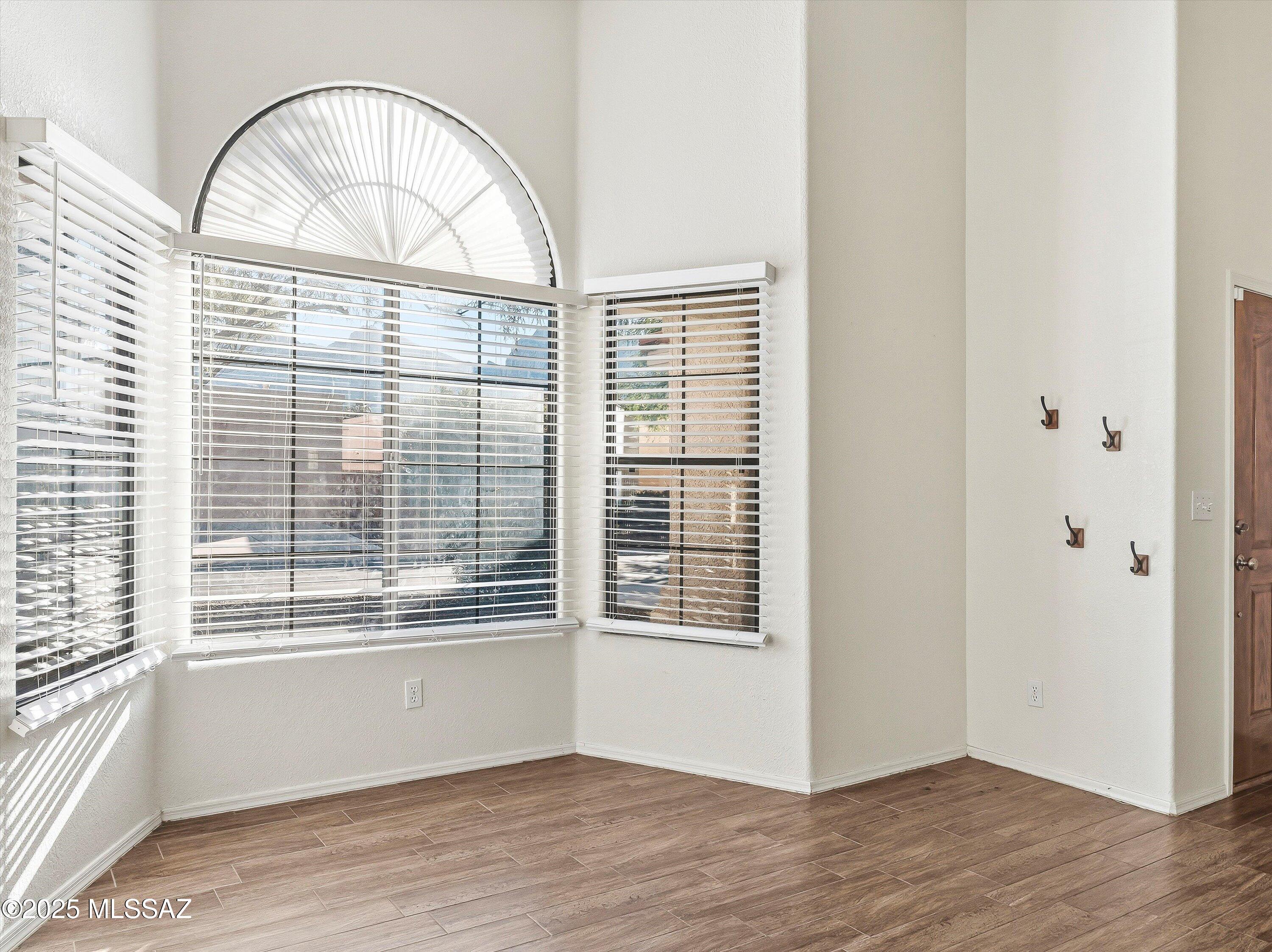 10317 N Mineral Spring Lane