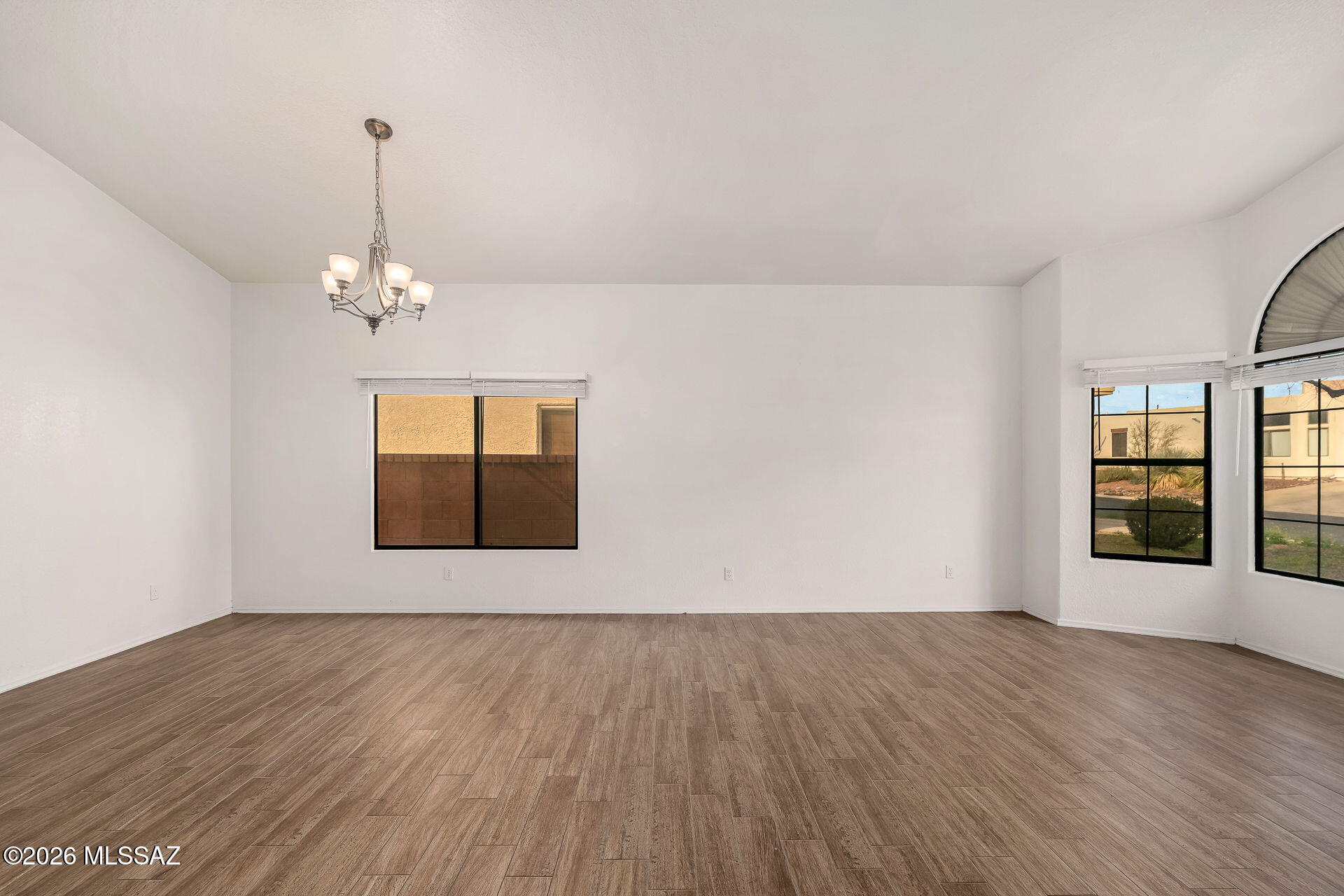 10317 N Mineral Spring Lane