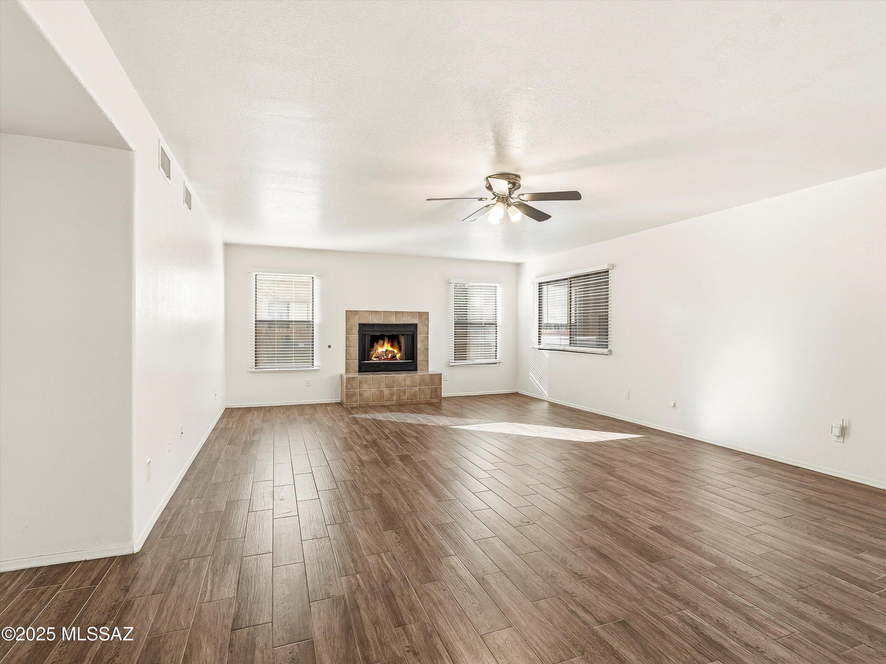 10317 N Mineral Spring Lane