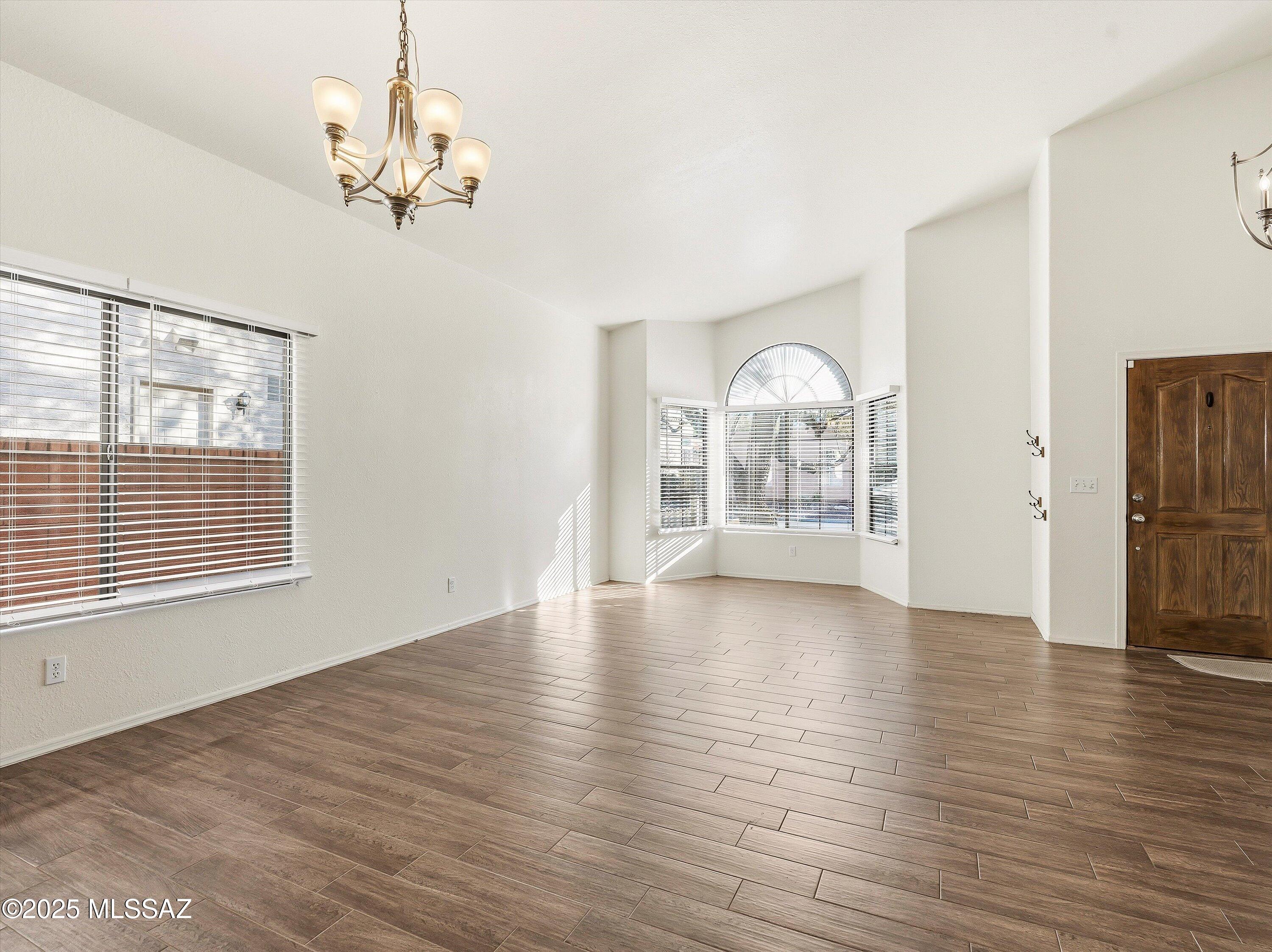 10317 N Mineral Spring Lane