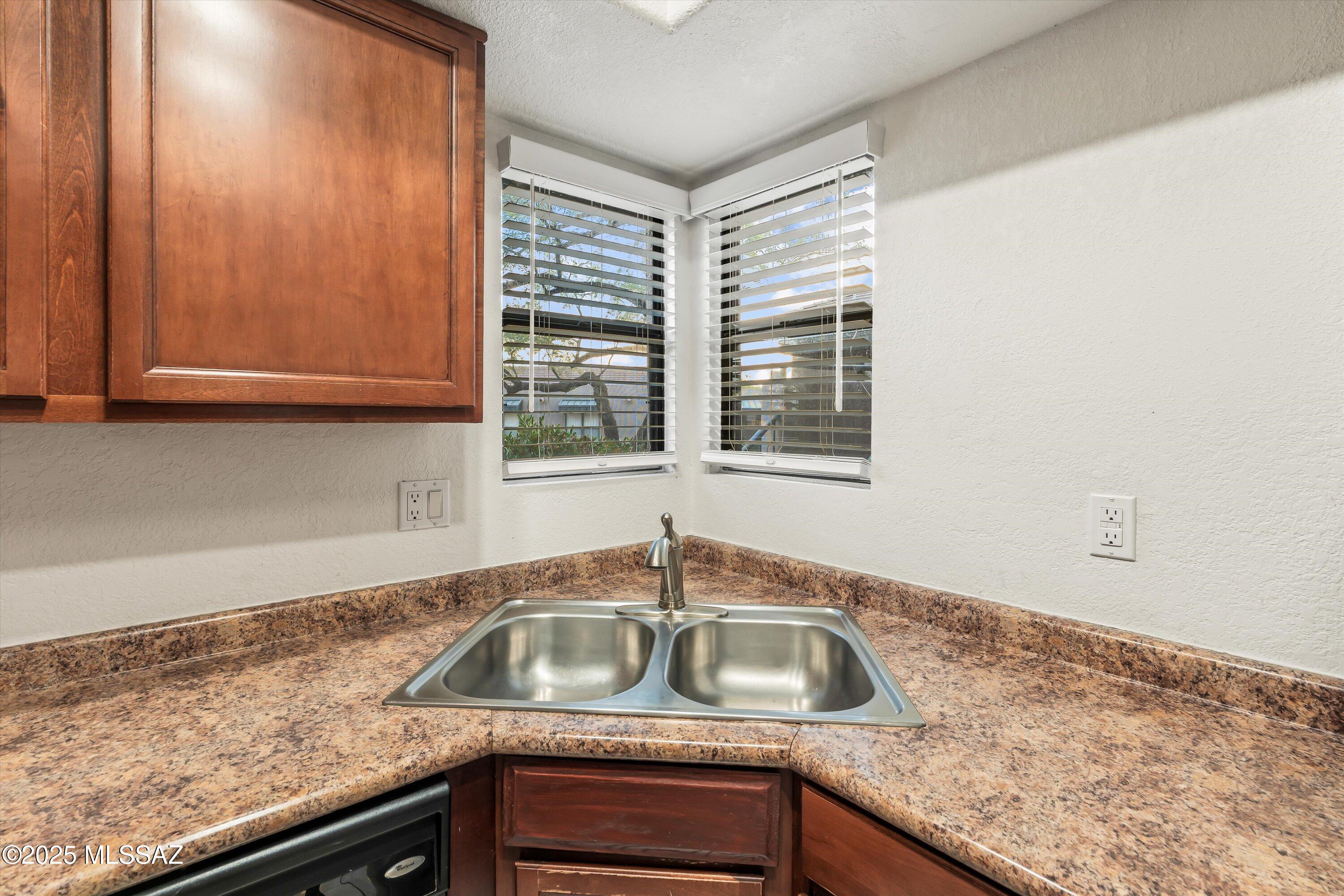 5800 N Kolb Road 1104