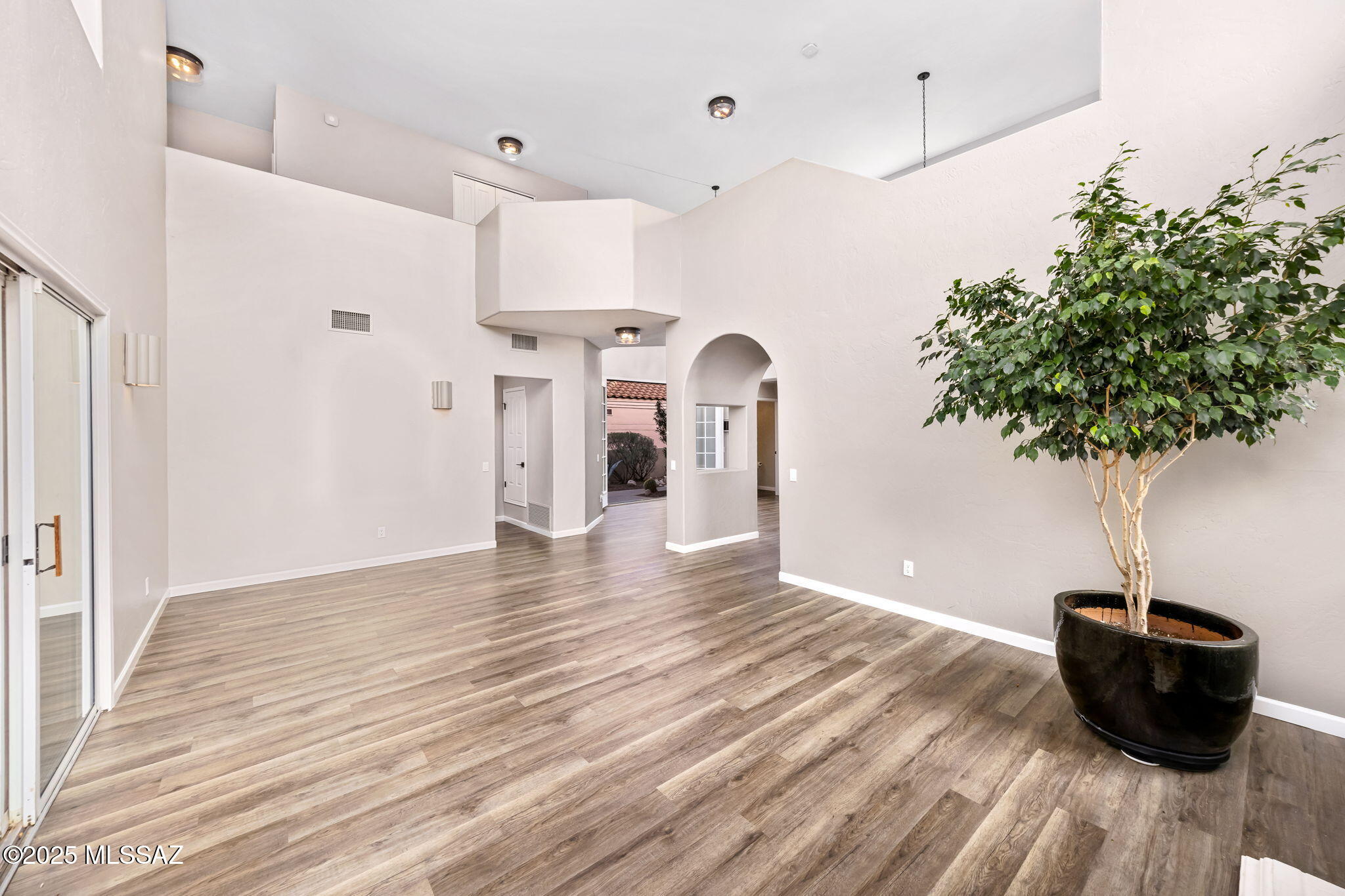 1529 E Ram Canyon Drive