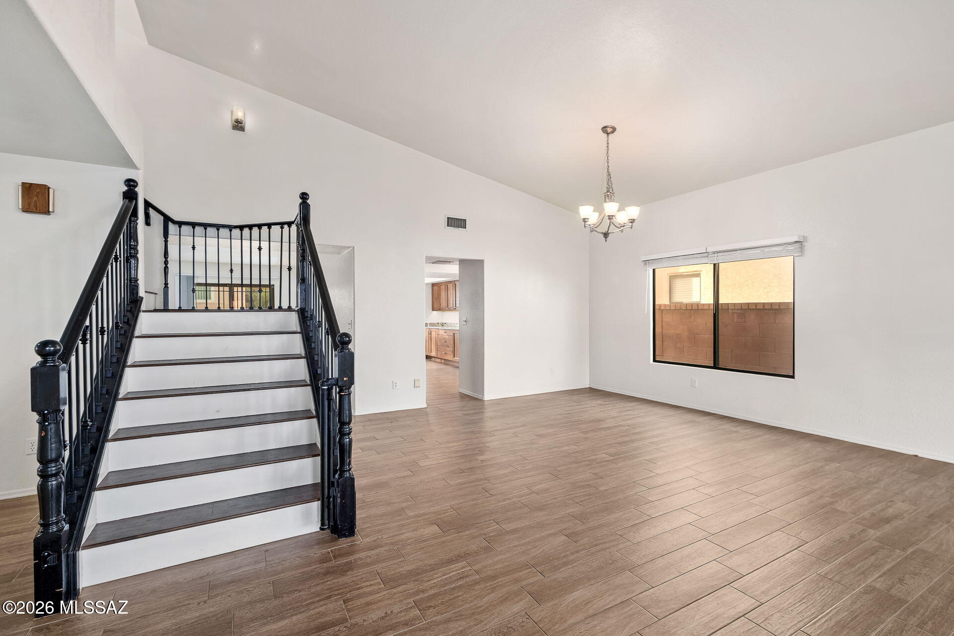 10317 N Mineral Spring Lane