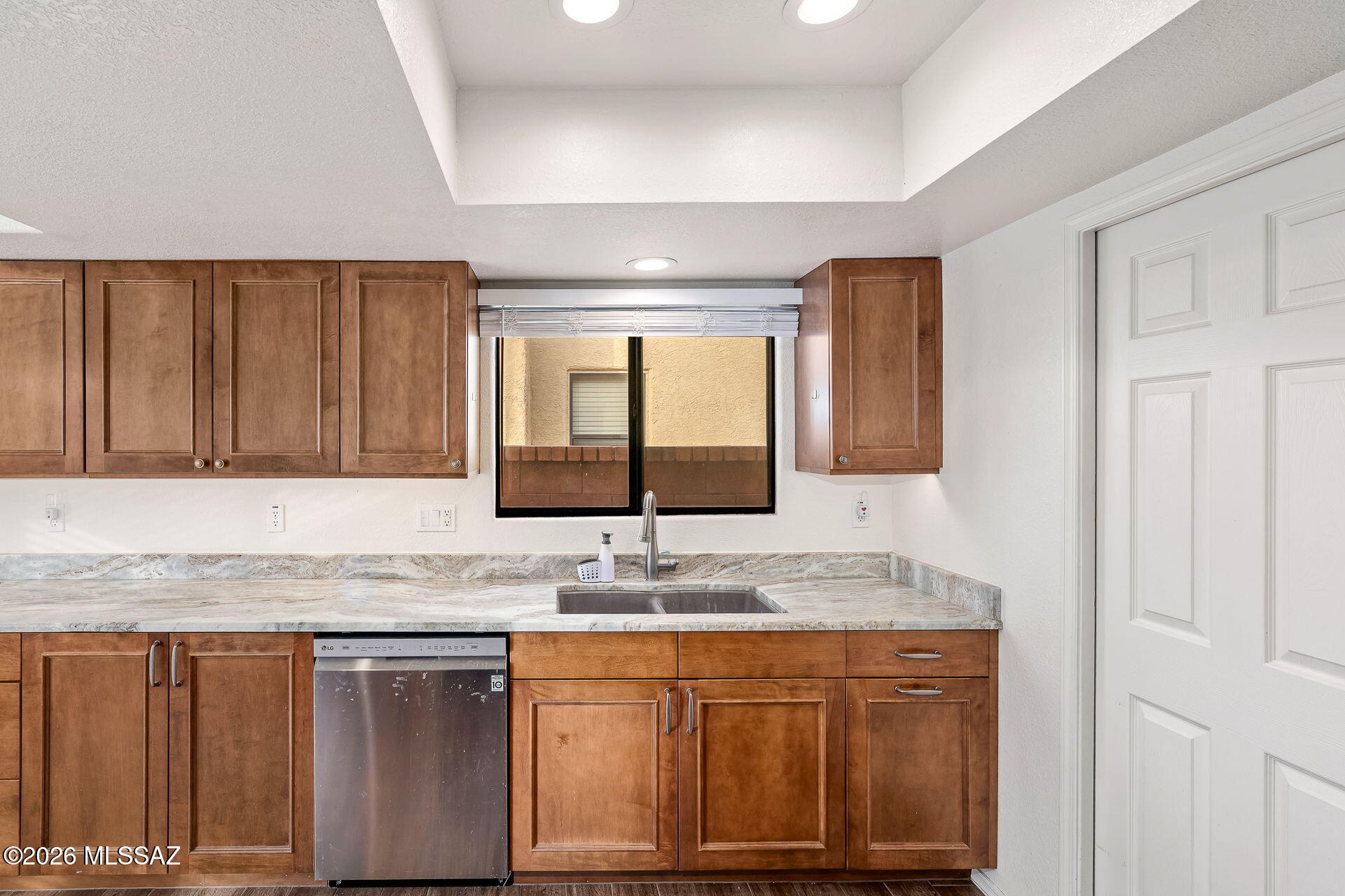 10317 N Mineral Spring Lane