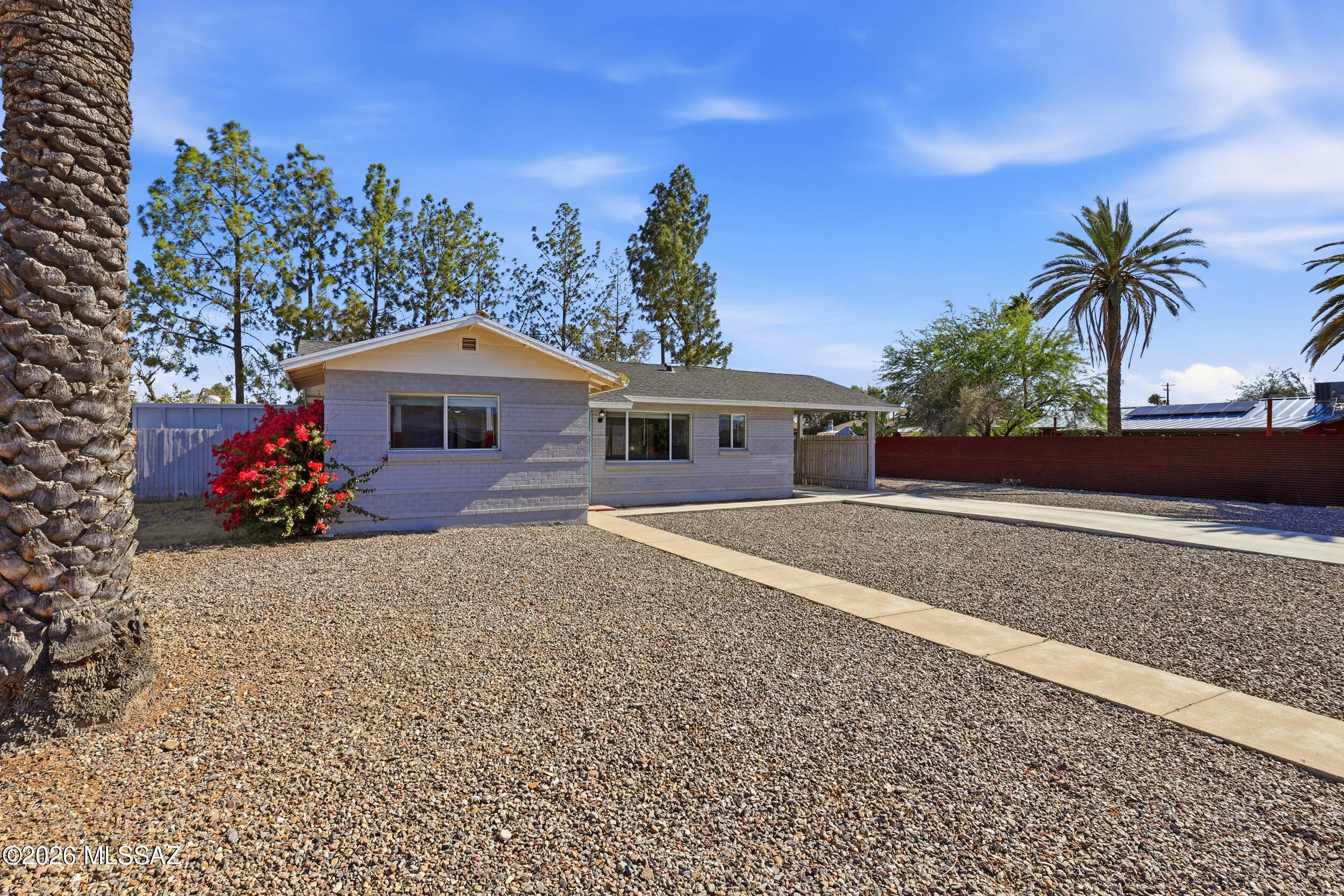 4738 E Bellevue Street