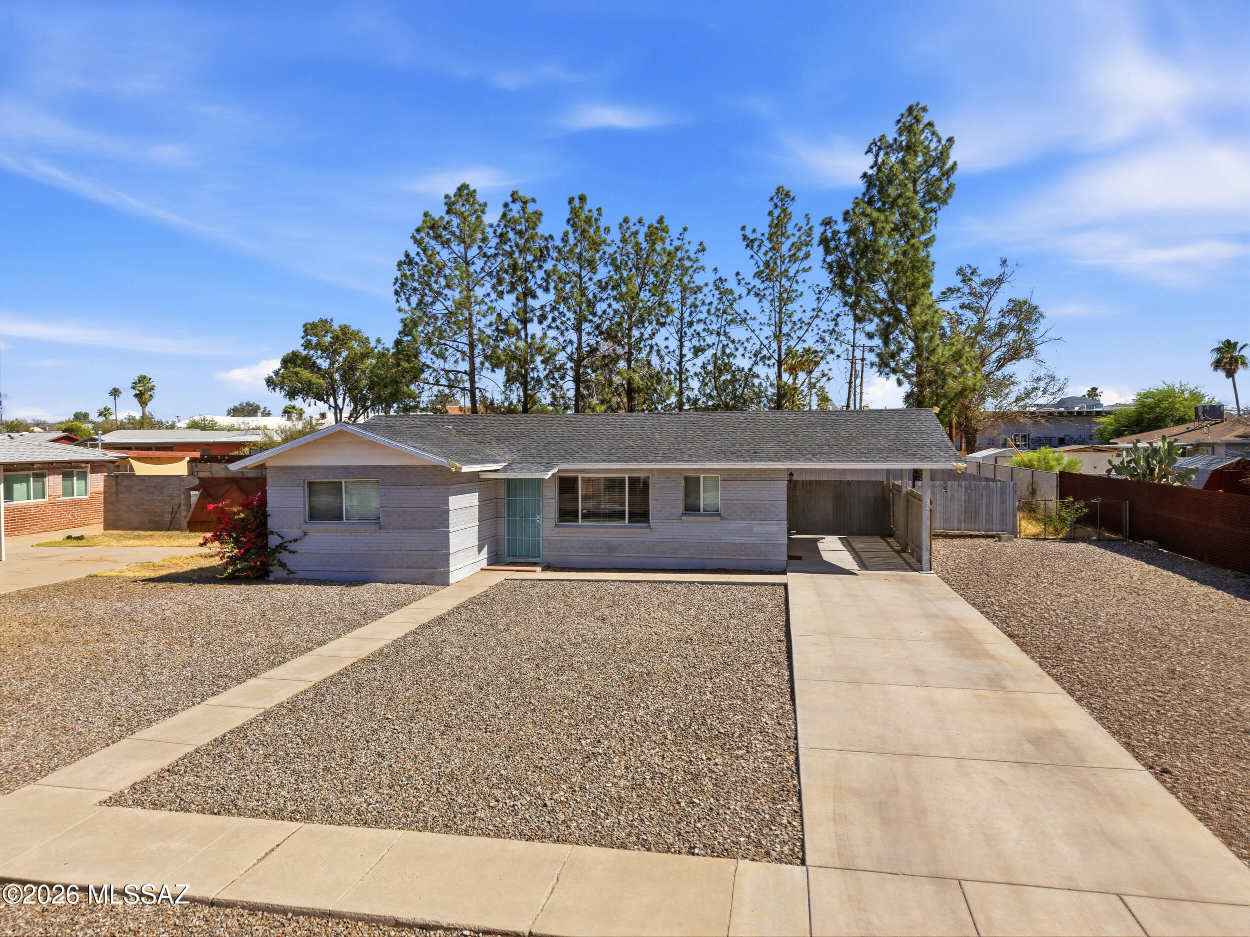 4738 E Bellevue Street