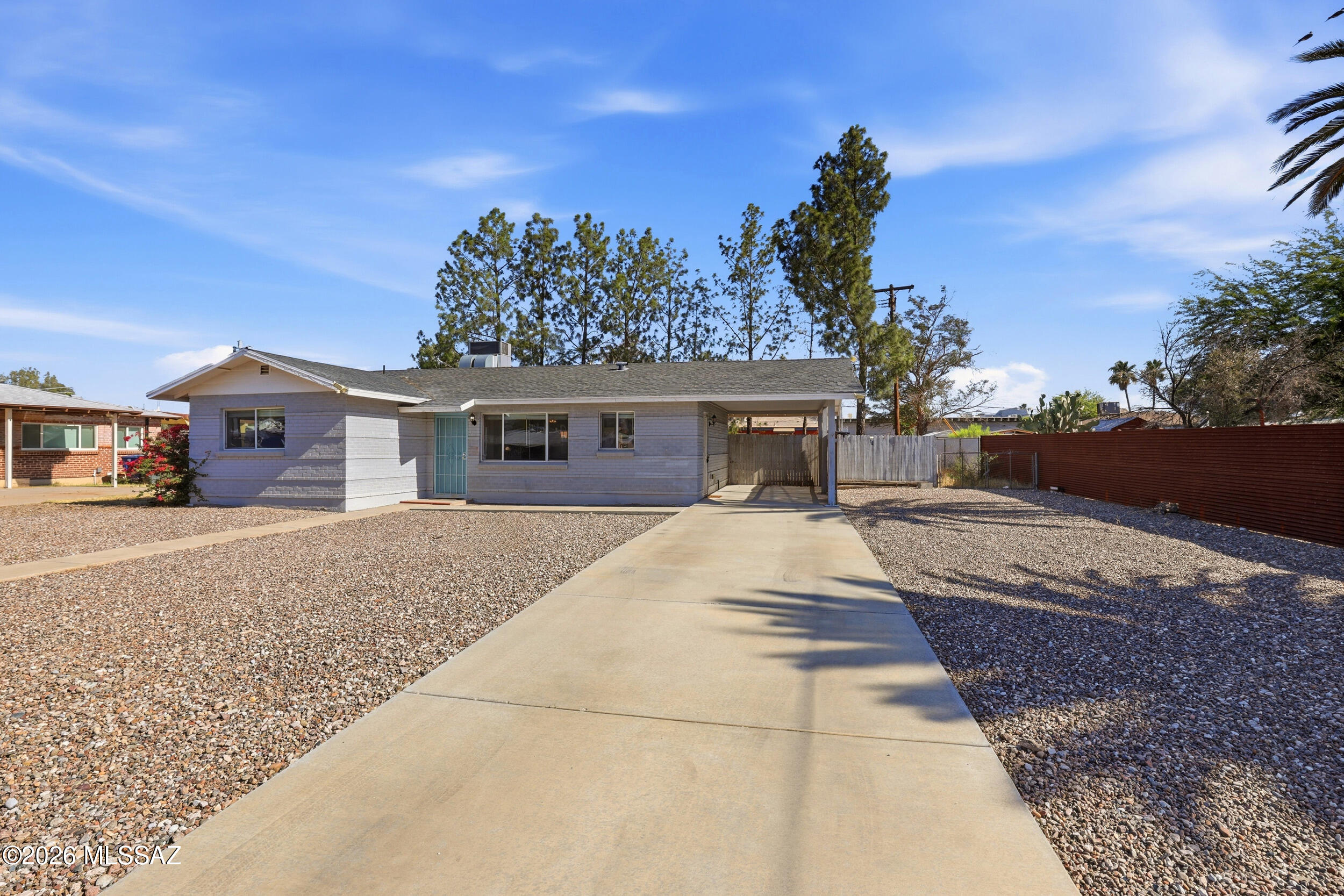 4738 E Bellevue Street