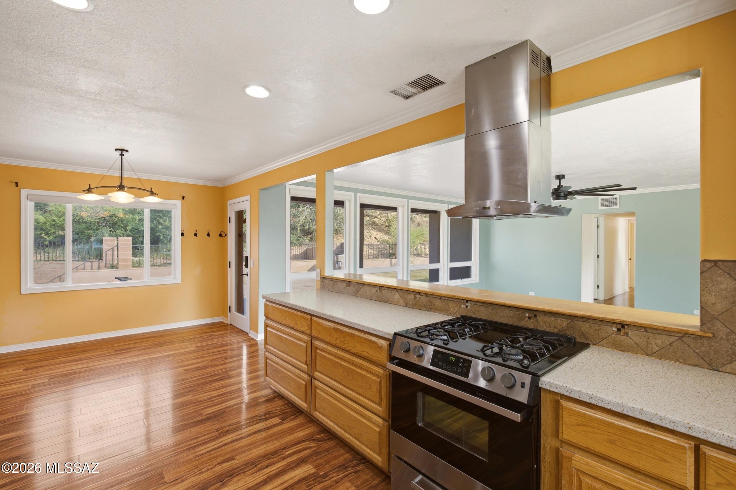 697 S Foothills Drive