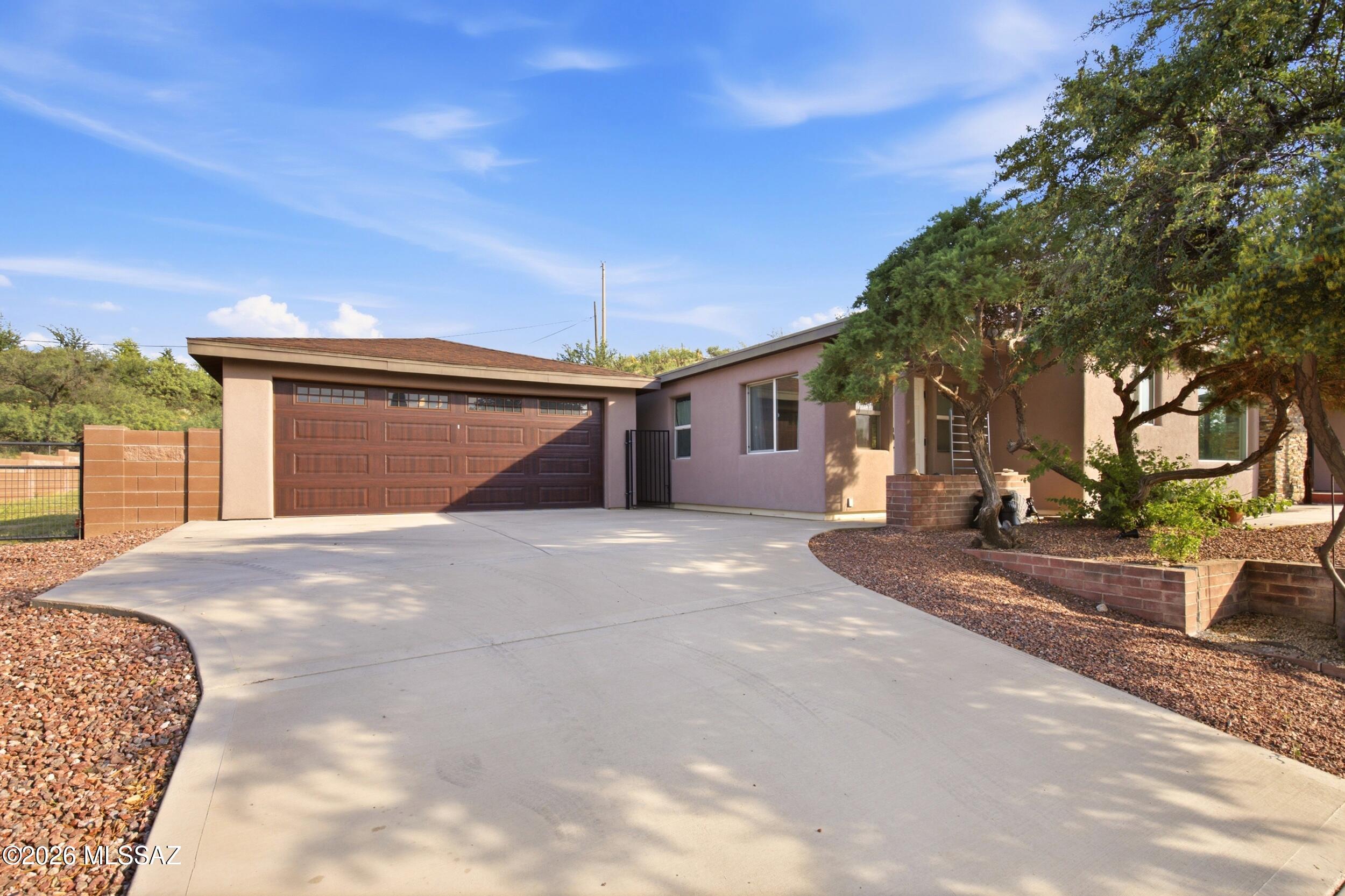 697 S Foothills Drive