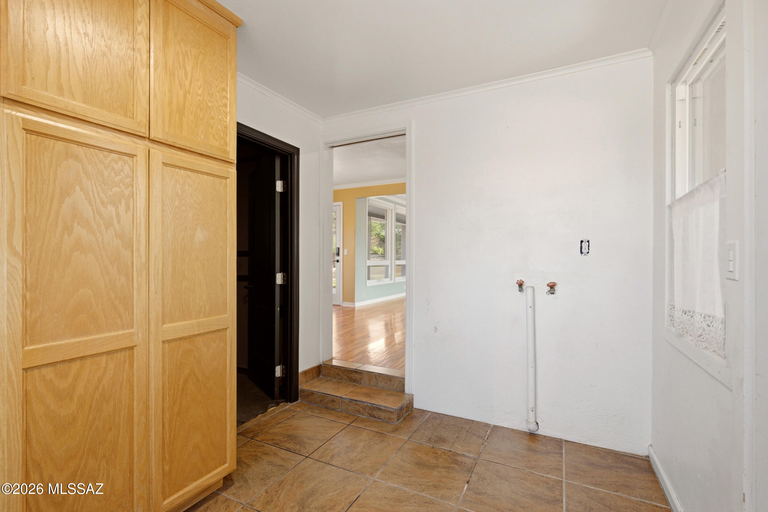 697 S Foothills Drive