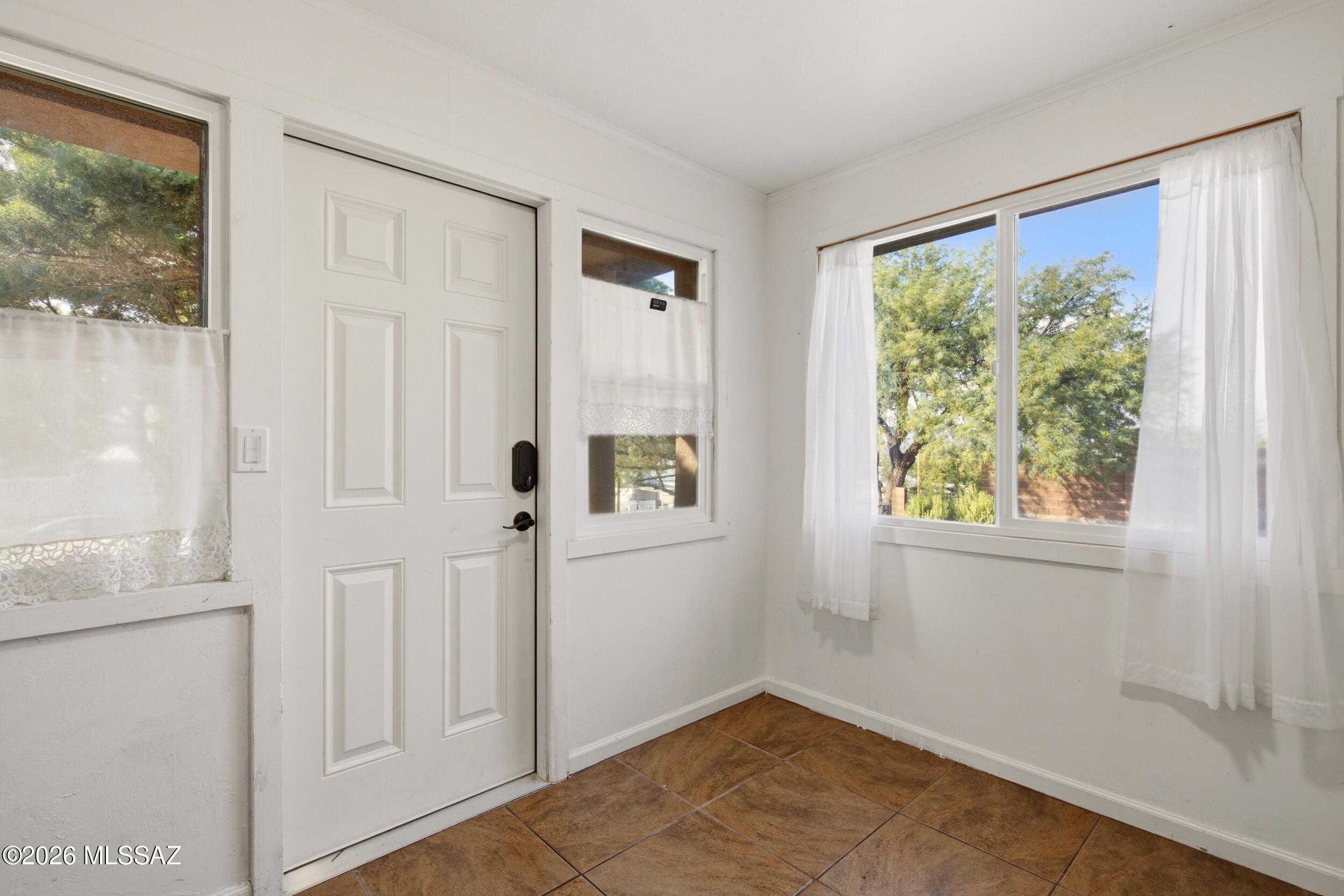 697 S Foothills Drive