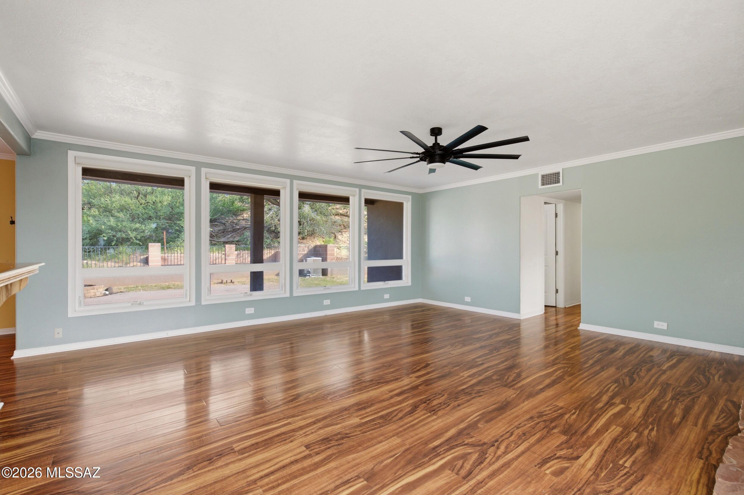 697 S Foothills Drive