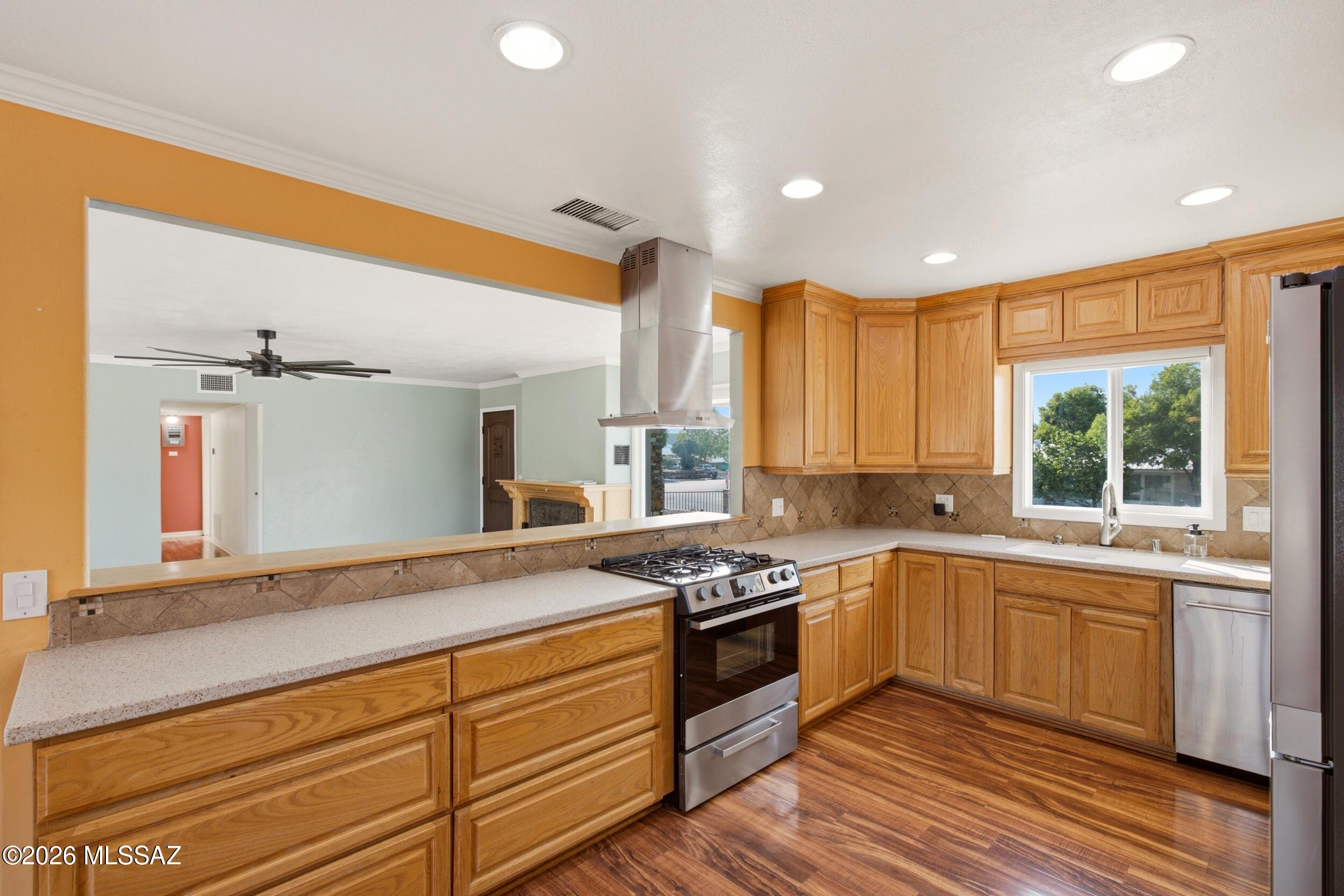 697 S Foothills Drive
