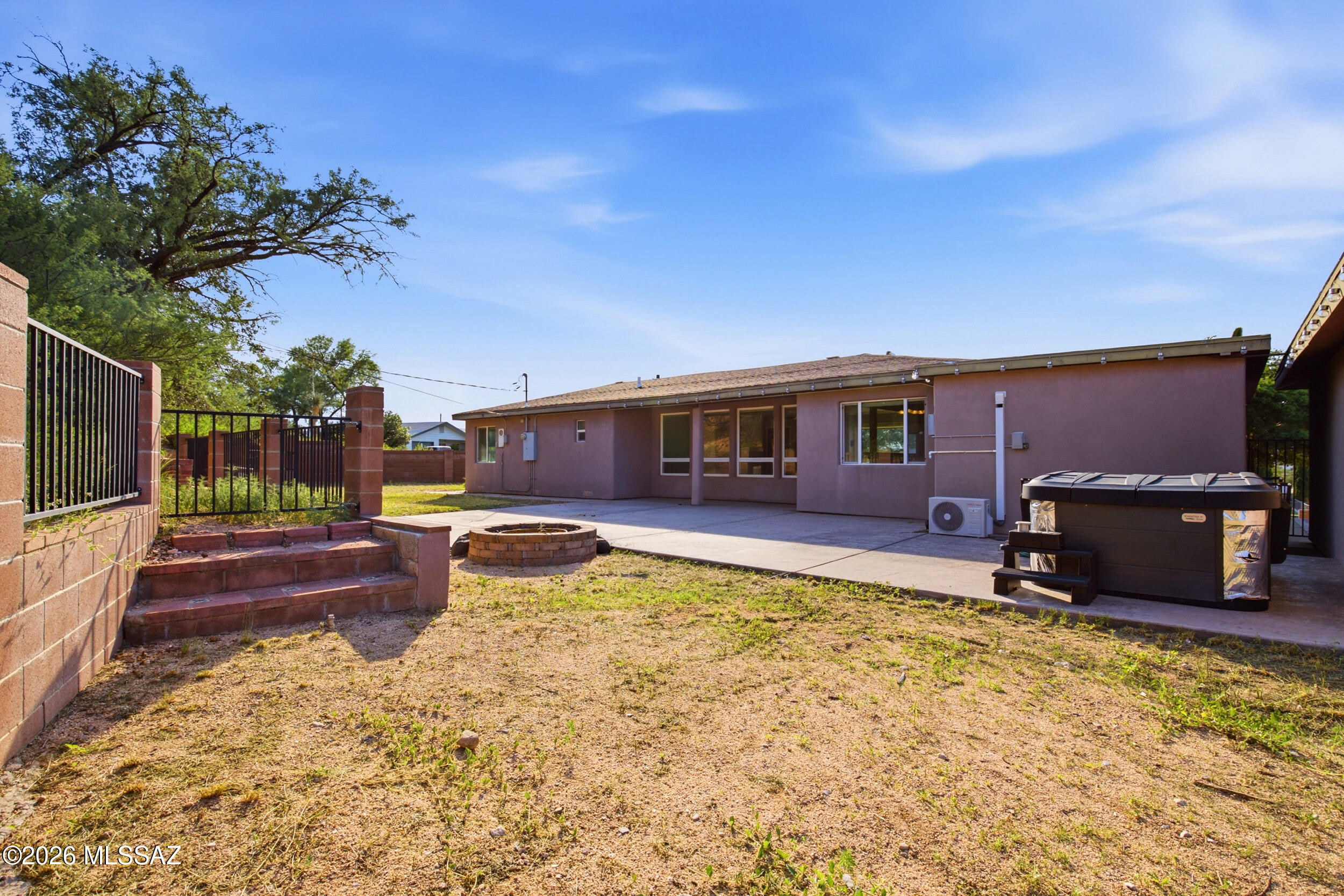 697 S Foothills Drive
