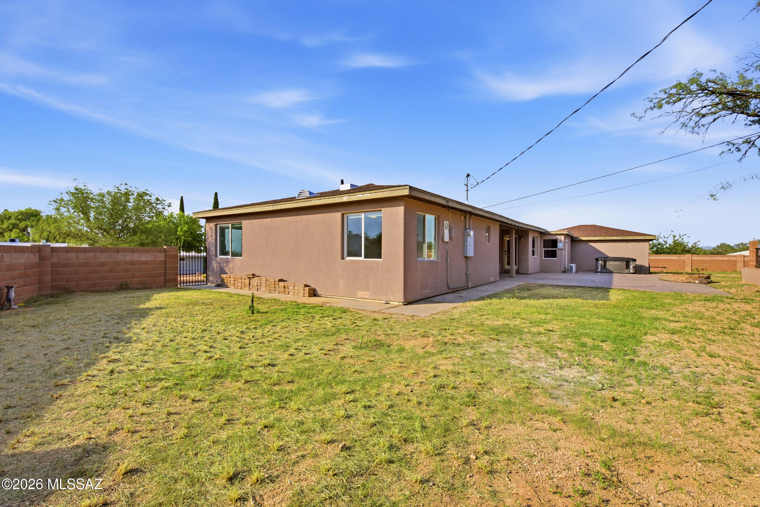 697 S Foothills Drive