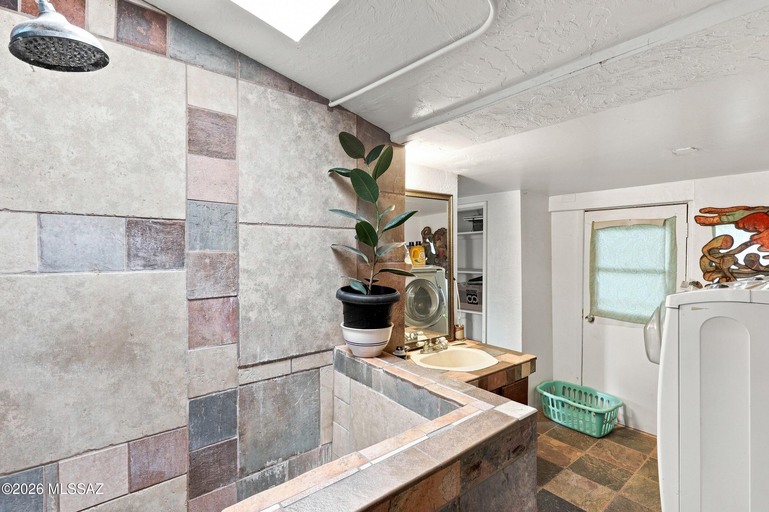 1804 S Santa Cruz Lane