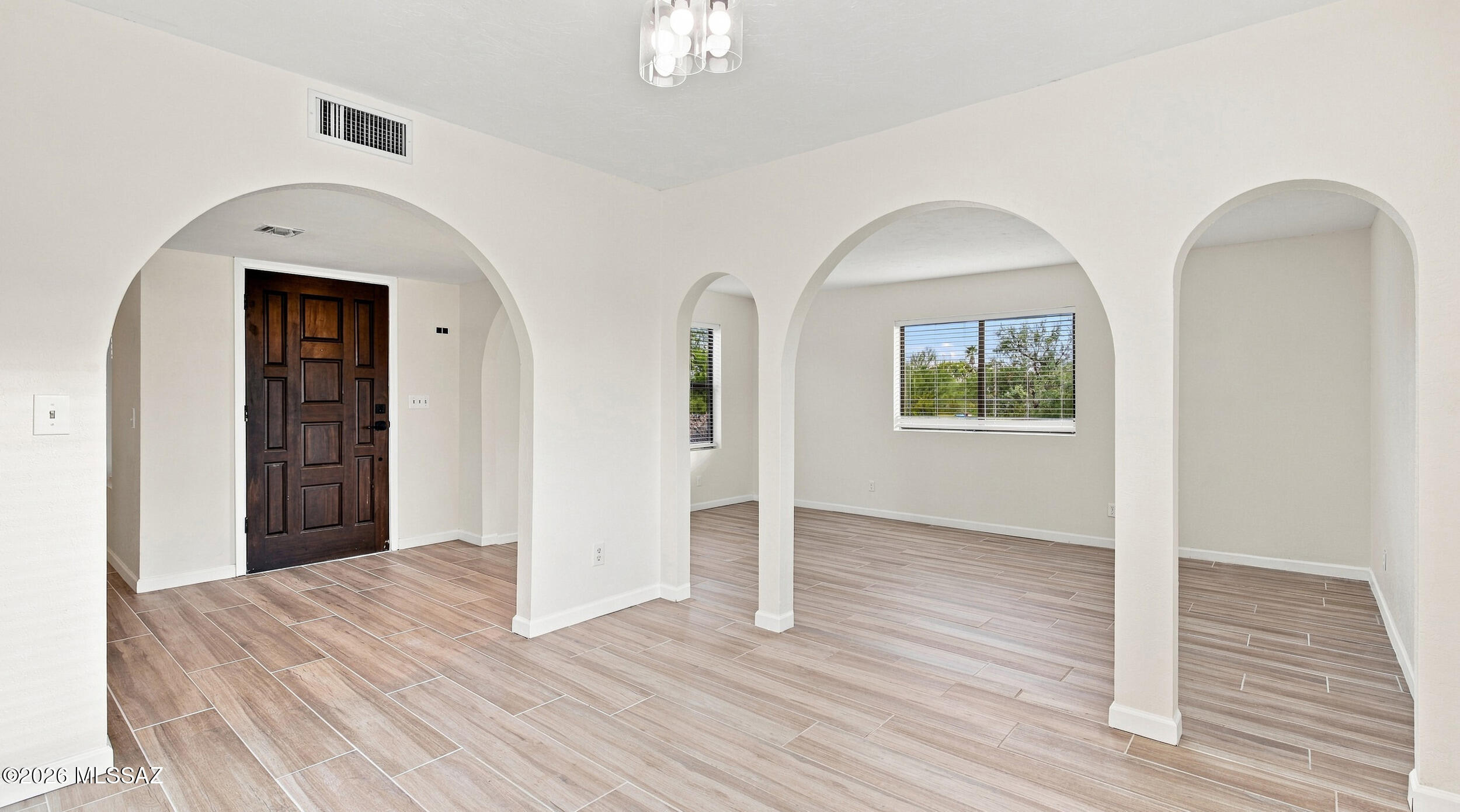 916 W San Martin Drive