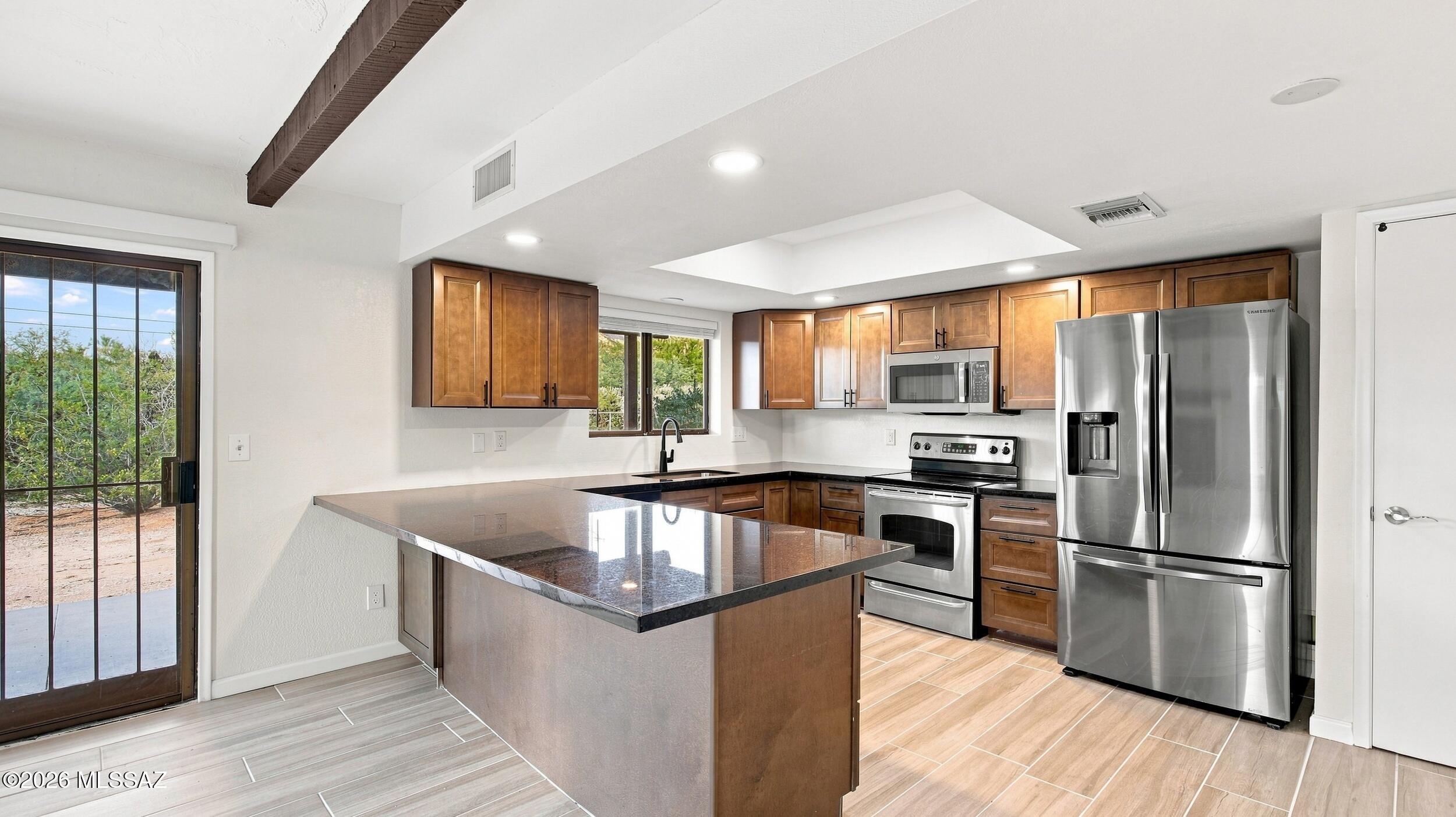 916 W San Martin Drive