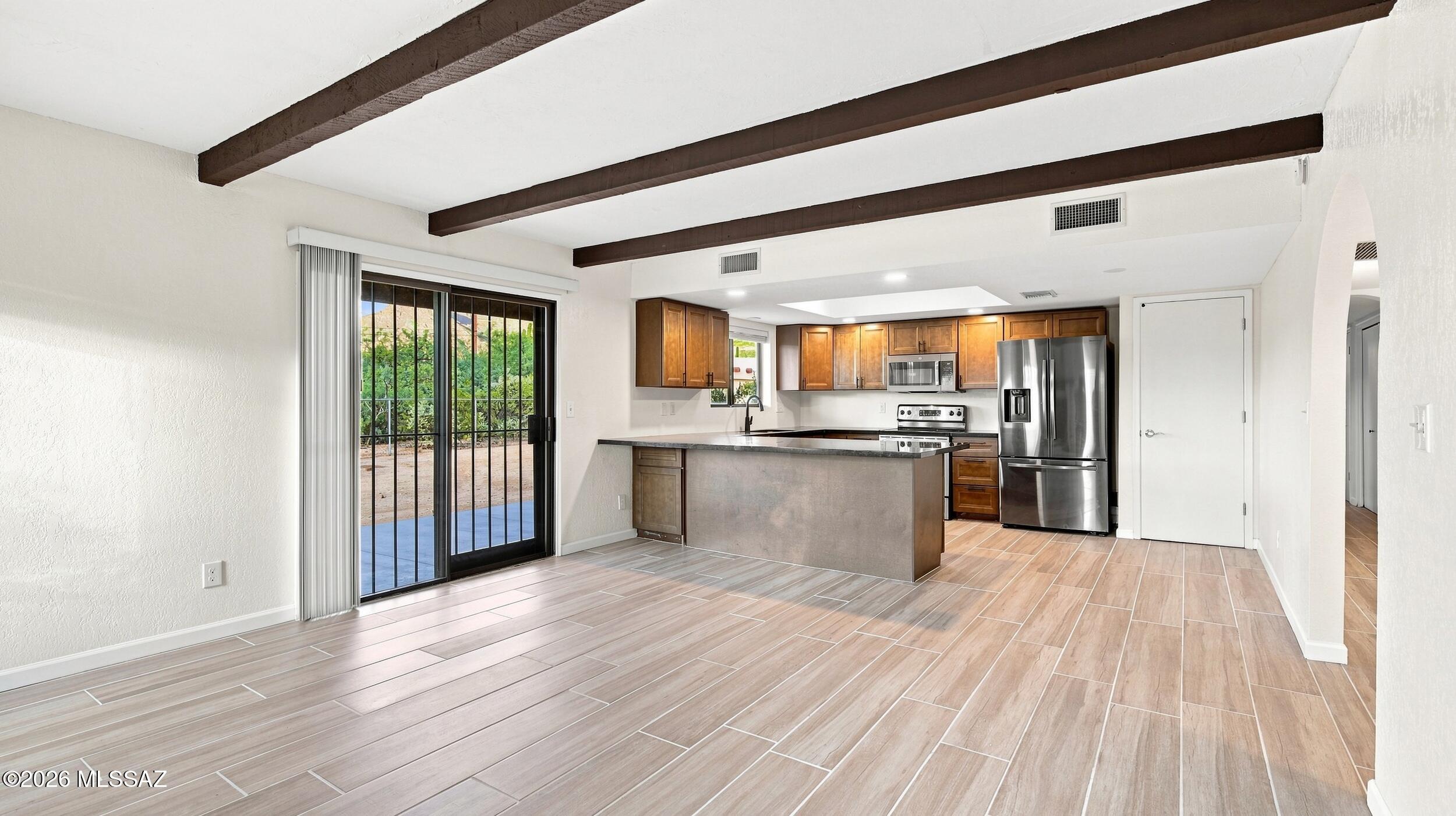 916 W San Martin Drive