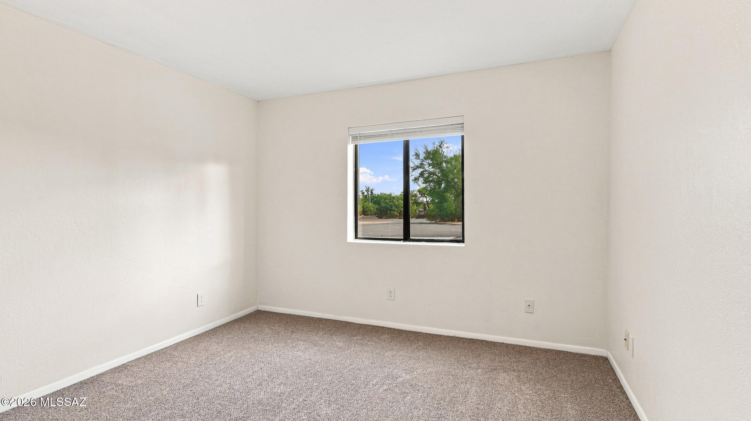916 W San Martin Drive