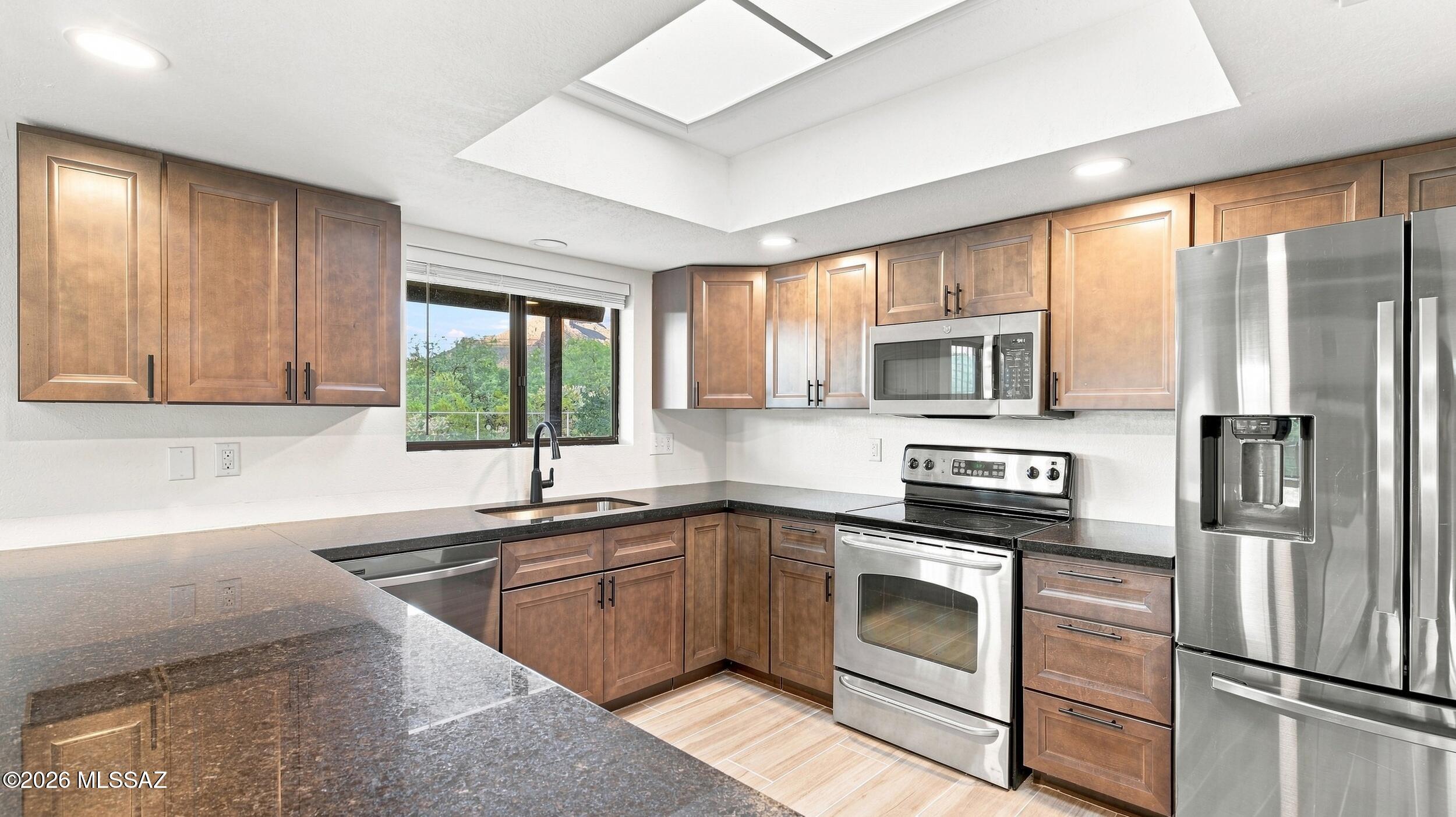916 W San Martin Drive