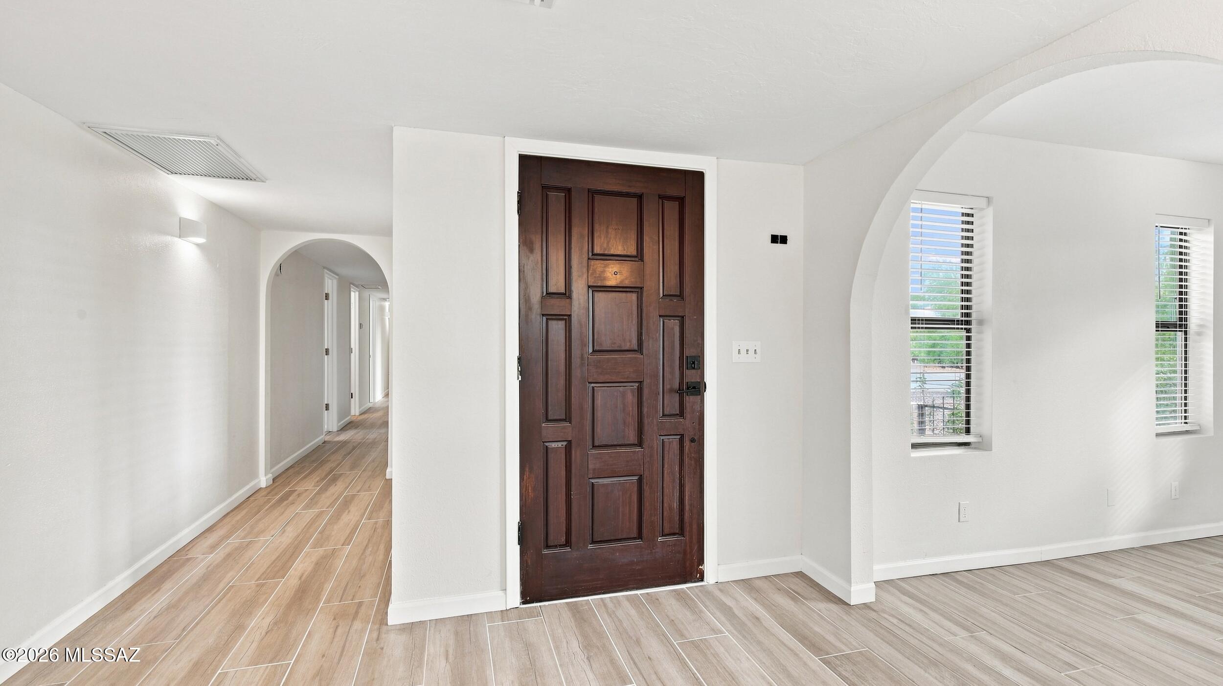 916 W San Martin Drive