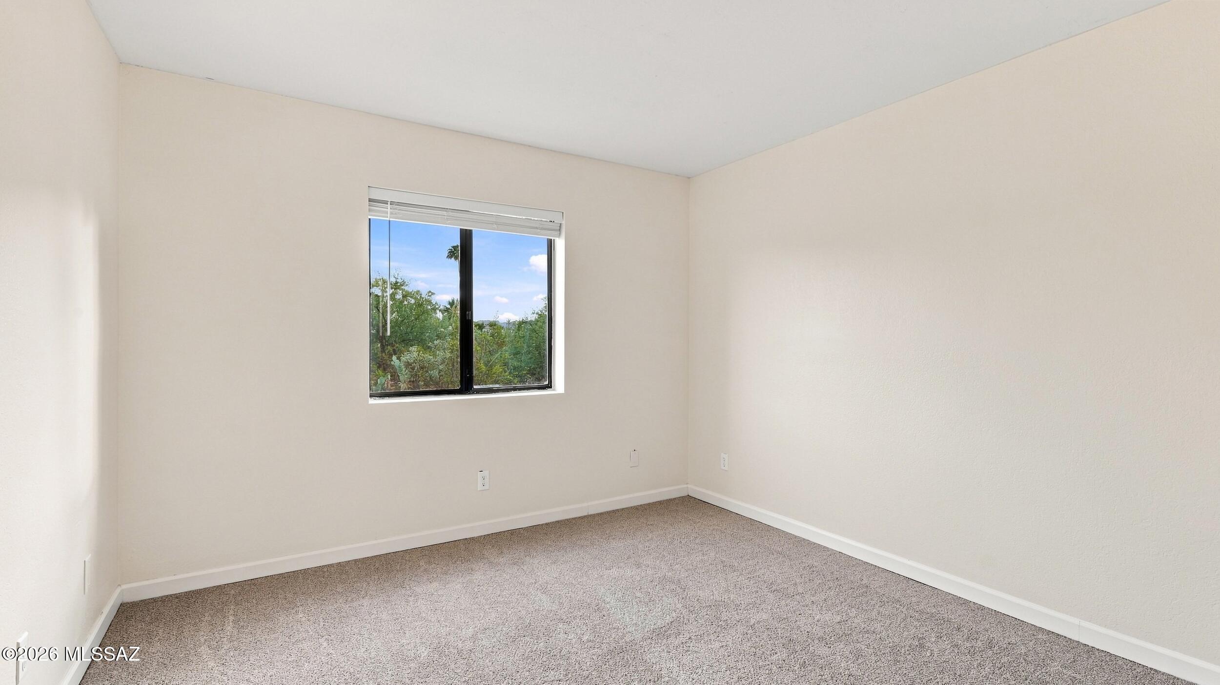 916 W San Martin Drive