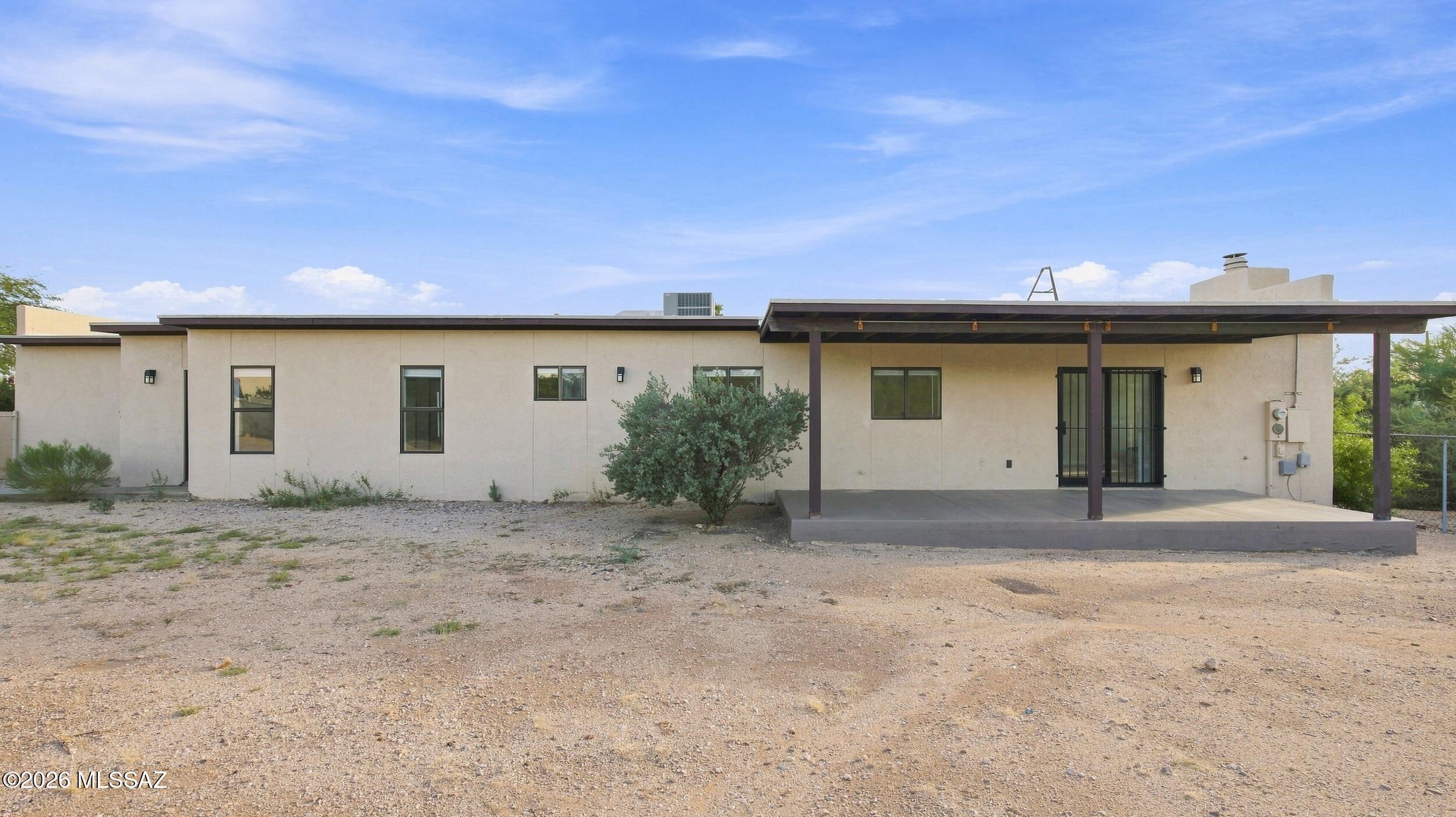 916 W San Martin Drive